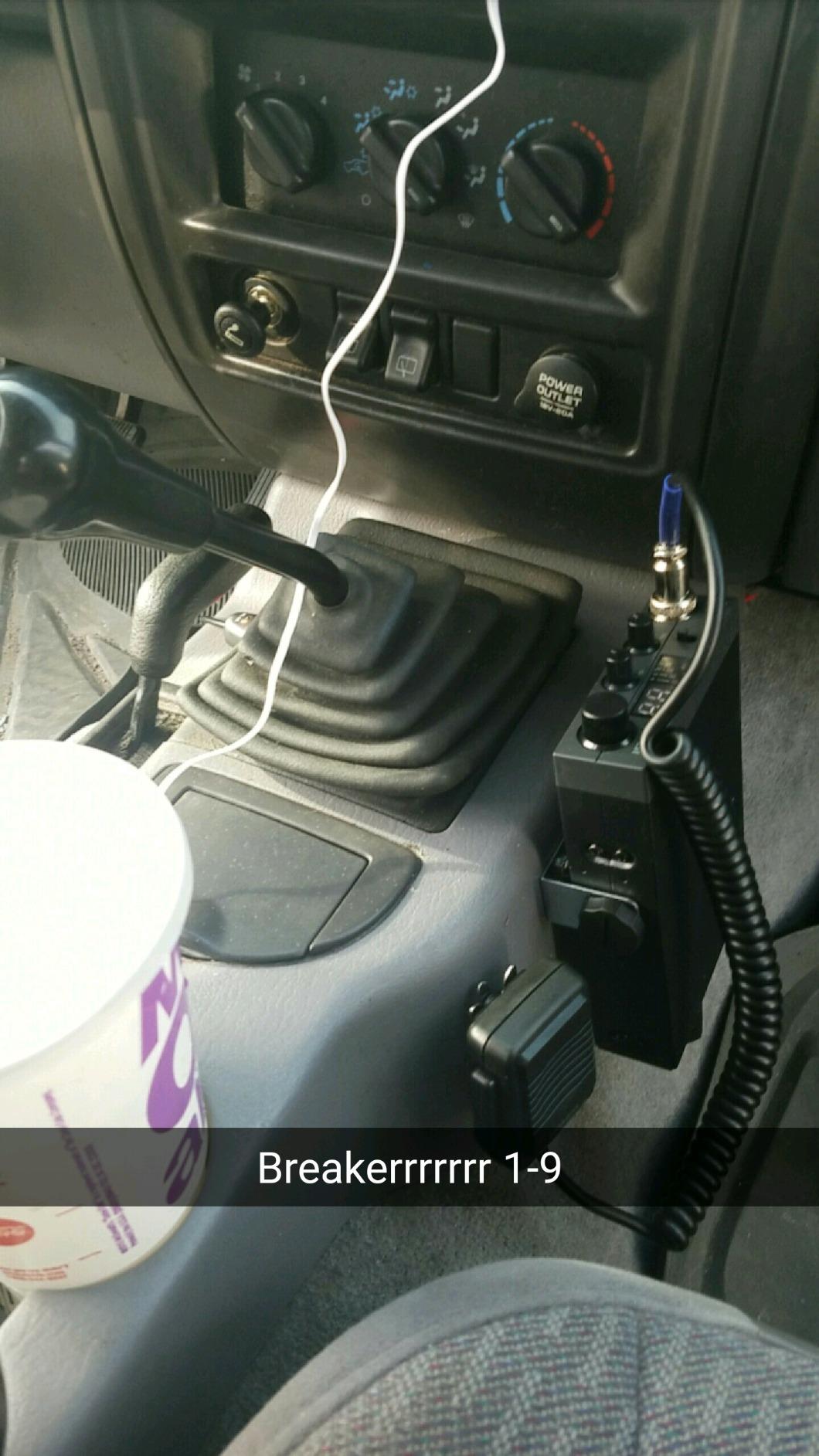 Uniden PRO510XL Pro Series 40-Channel CB Radio, Compact Design, Backlit LCD Display, Public Address, ANL Switch, 7 Watts Audio Output customer photo 1