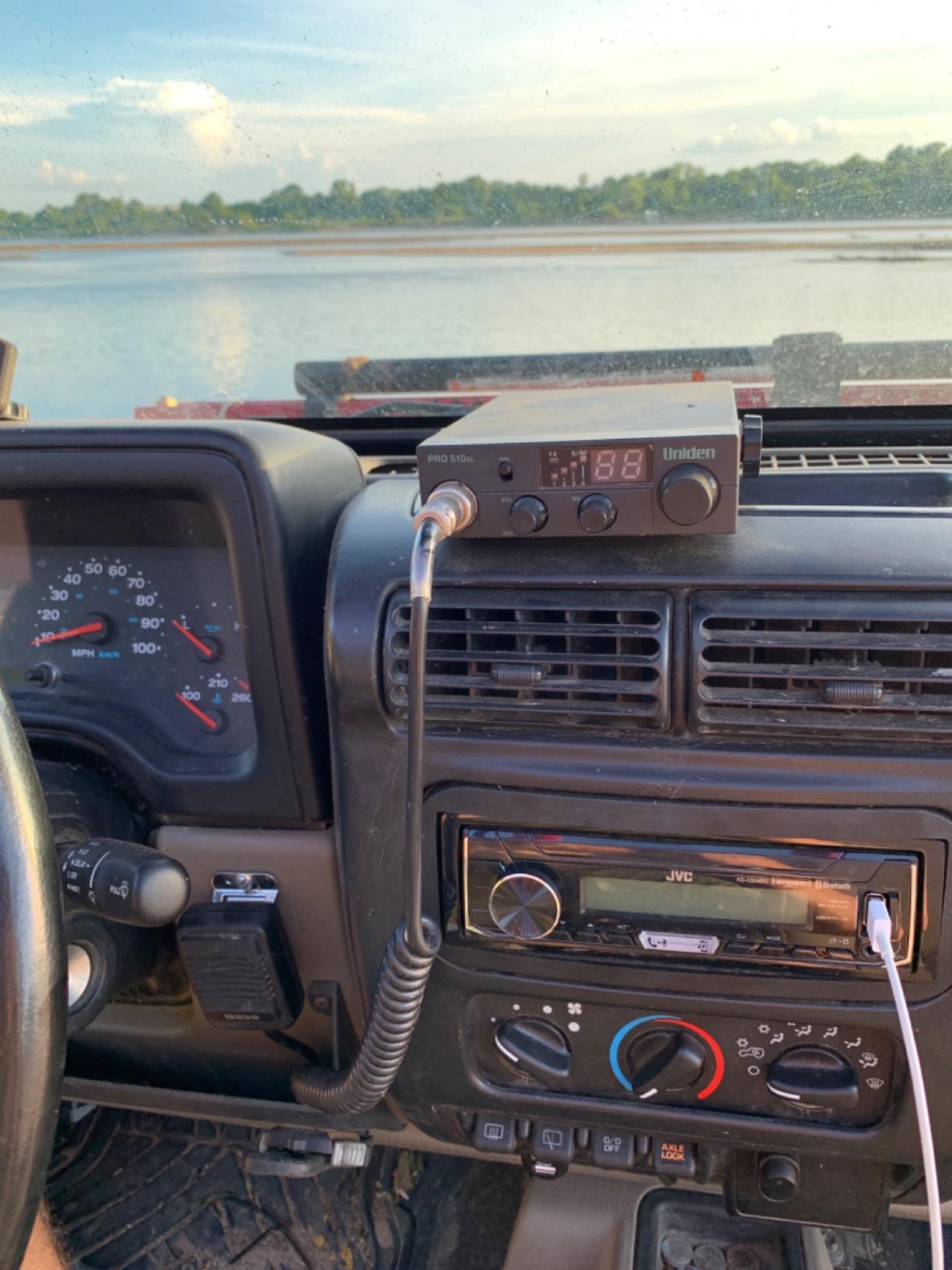 Uniden PRO510XL Pro Series 40-Channel CB Radio, Compact Design, Backlit LCD Display, Public Address, ANL Switch, 7 Watts Audio Output customer photo 2