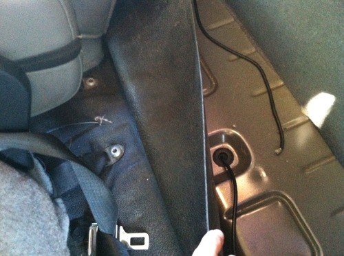 Uniden PRO520XL Pro Series 40-Channel CB Radio, Compact Design, ANL Switch and PA/CB Switch, 7 Watts Audio Output, Instant Emergency Channel 9 customer photo 1