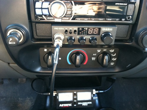 Uniden PRO520XL Pro Series 40-Channel CB Radio, Compact Design, ANL Switch and PA/CB Switch, 7 Watts Audio Output, Instant Emergency Channel 9 customer photo 2