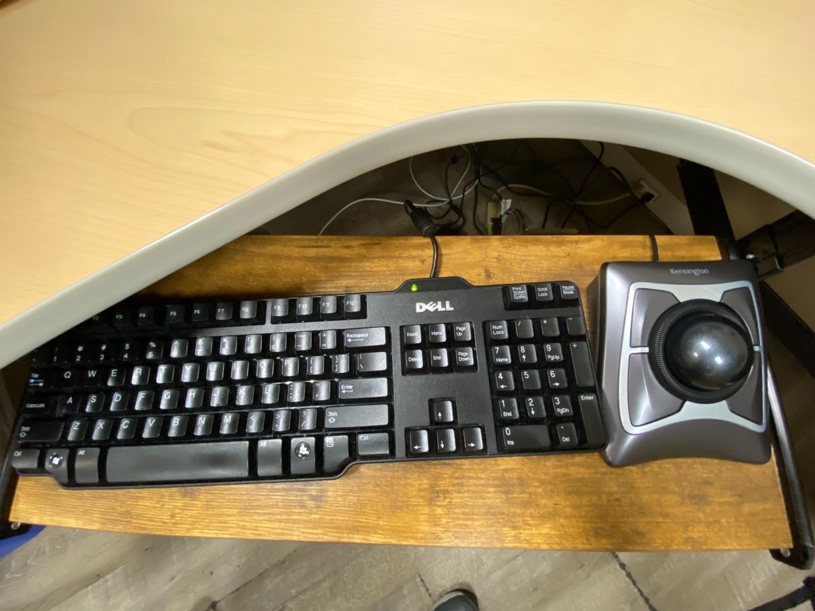 Expert Trackball Mouse (K64325), Black Silver, 5 W x 5-3/4 D x 2-1/2 H customer photo 2