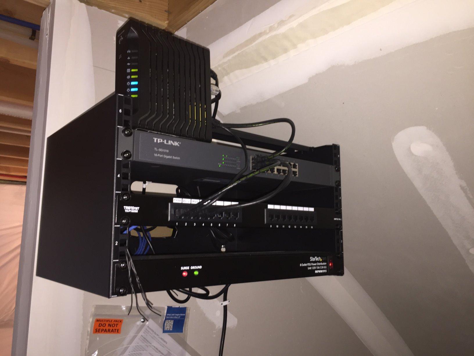 TP-Link TL-SG1016 | 16 Port Gigabit Ethernet Switch | Plug & Play | Sturdy Metal, Shielded Ports, Rackmount, Fanless customer photo 1