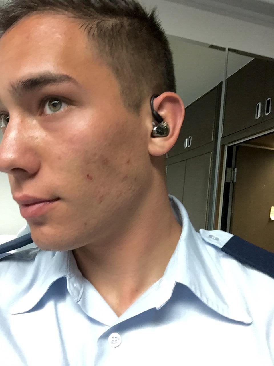 SE425 PRO Wired Earbuds - Professional Sound Isolating Earphones with Detailed Sound, Dual-Driver Hybrid, Secure in-Ear Fit, Detachable Cable, Durable Quality, Clear customer photo 1