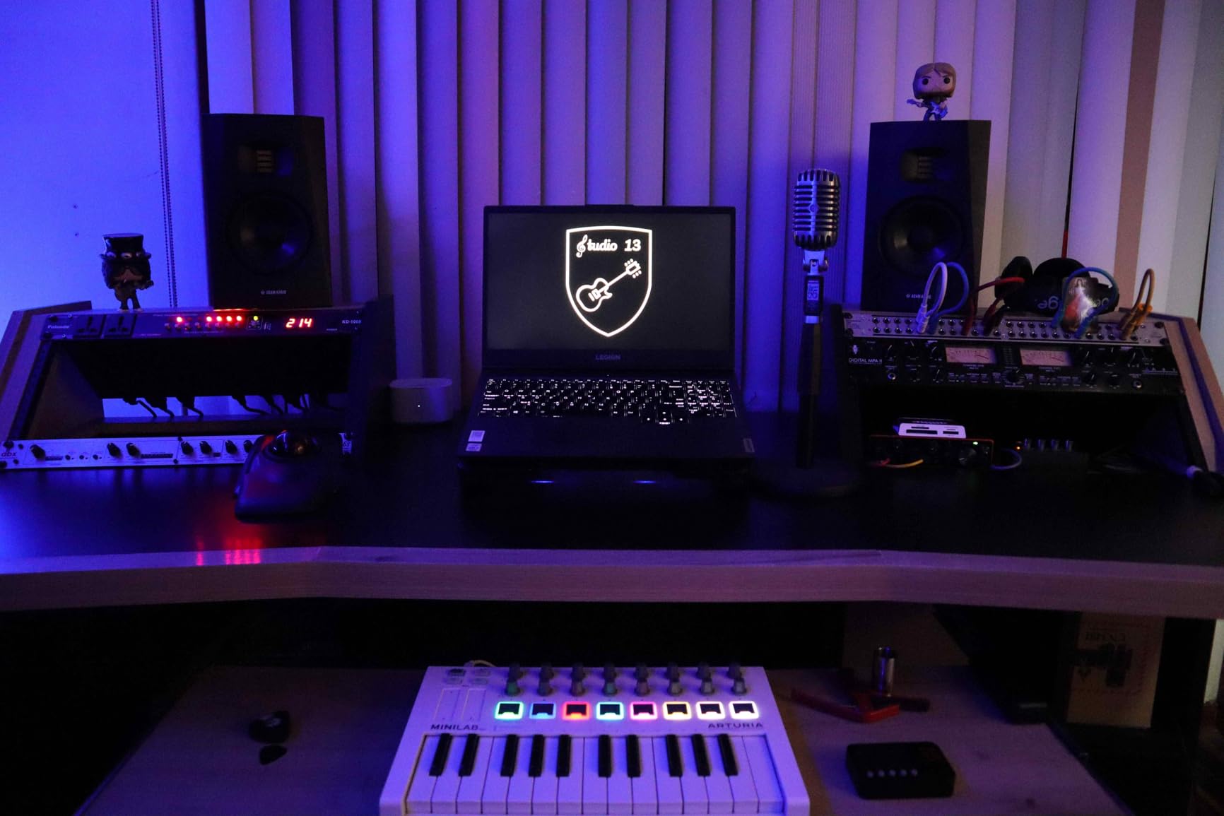 dbx DBX286SV Instrument, Microphone Preamp & Channel Strip Processor, with Compression, De-Esser, Enhancer, Expander/Gate, Loop-Out. Metering LEDs, XLR and 1/4