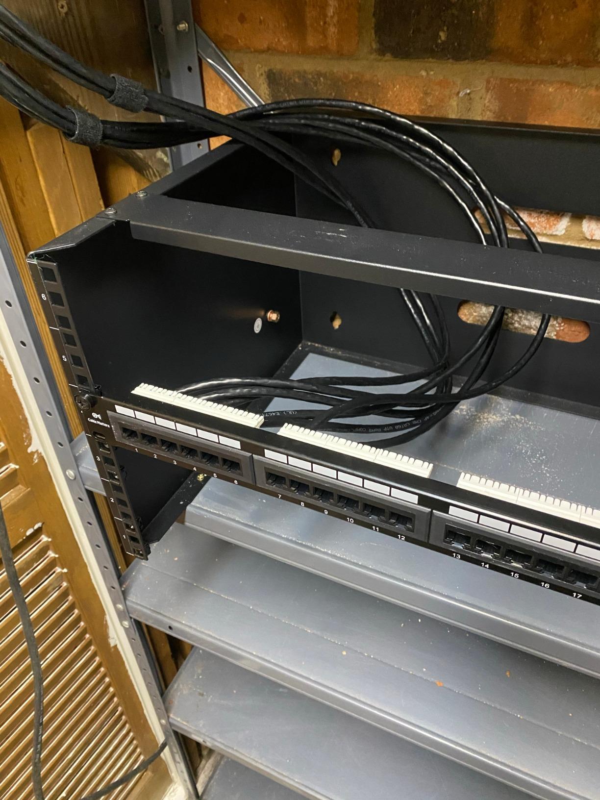 Cable Matters [UL Listed] 24 Port Patch Panel Rackmount or Wall Mount 19-Inch, 1U Cat6 Network Patch Panel for 10 Gigabit Ethernet, 110 or Krone Impact Tools Compatible customer photo 2