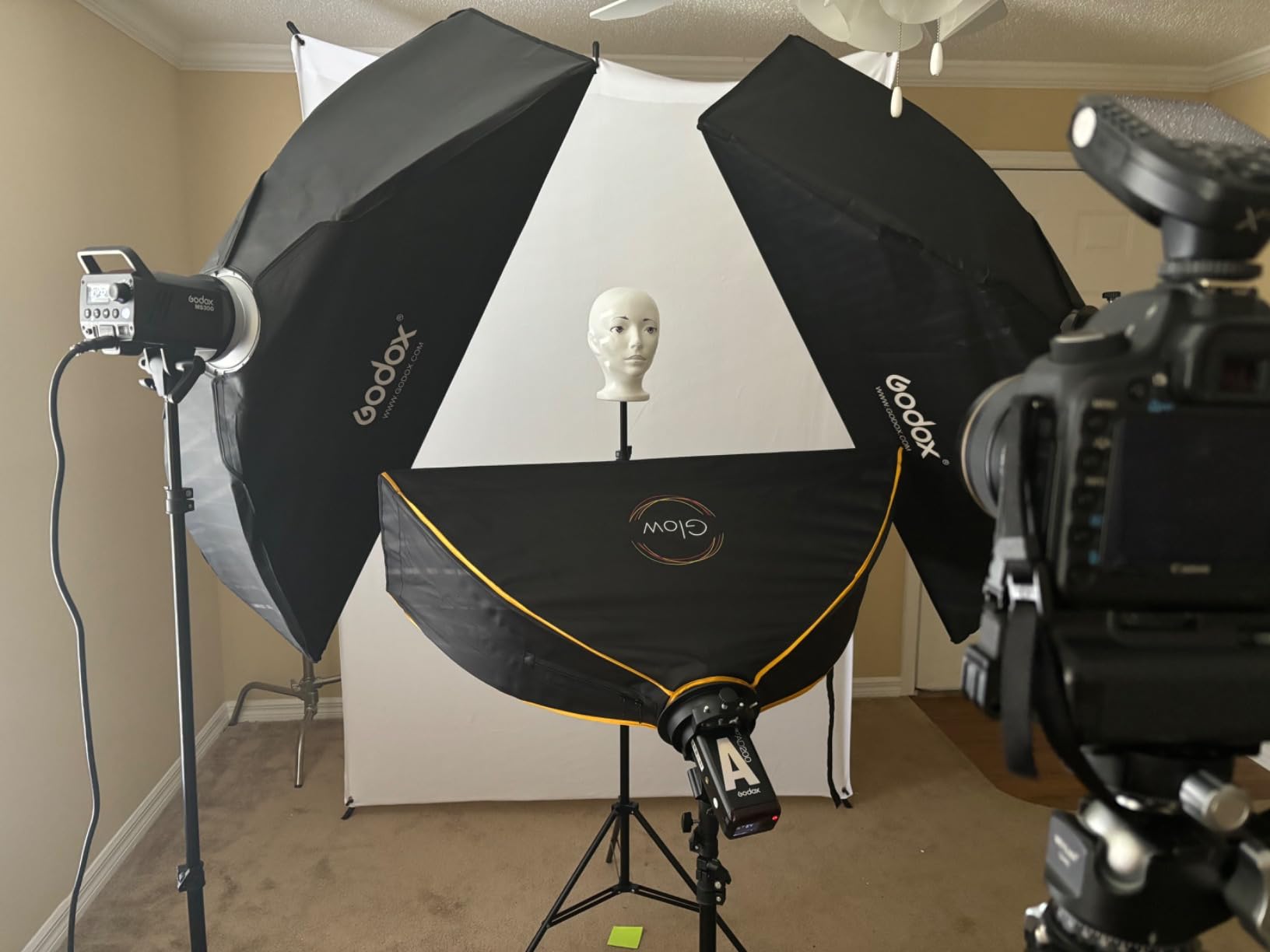 Westcott X-Drop Wrinkle-Resistant 5' x 7' (1.52 x 2.13m) Backdrop for Headshots, Photoshoots & Product Photos - Portable and Travel Friendly (Chroma Key Green) customer photo 2