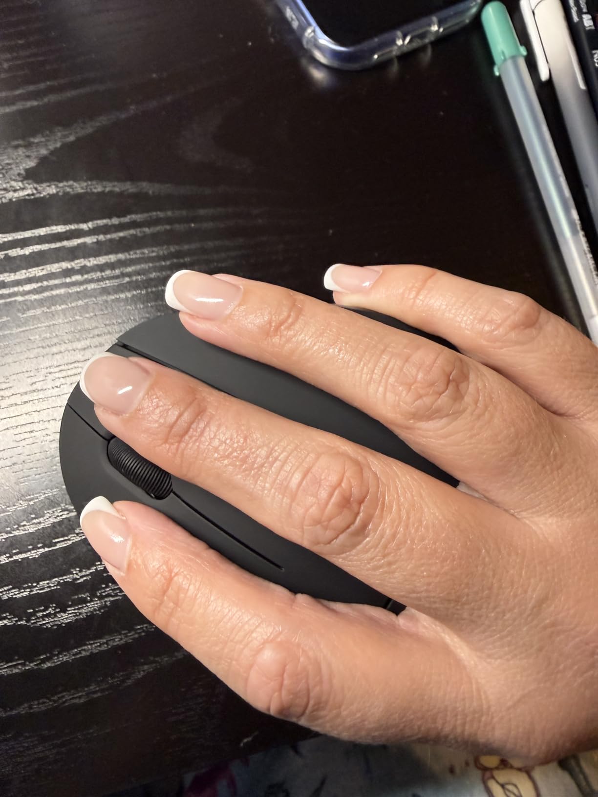 Anker 2.4G Wireless Vertical Ergonomic Optical Mouse for Work, Multi-Device Connectivity, 800/1200/1600 DPI, 5 Buttons for Laptop, Desktop, PC - Black customer photo 1