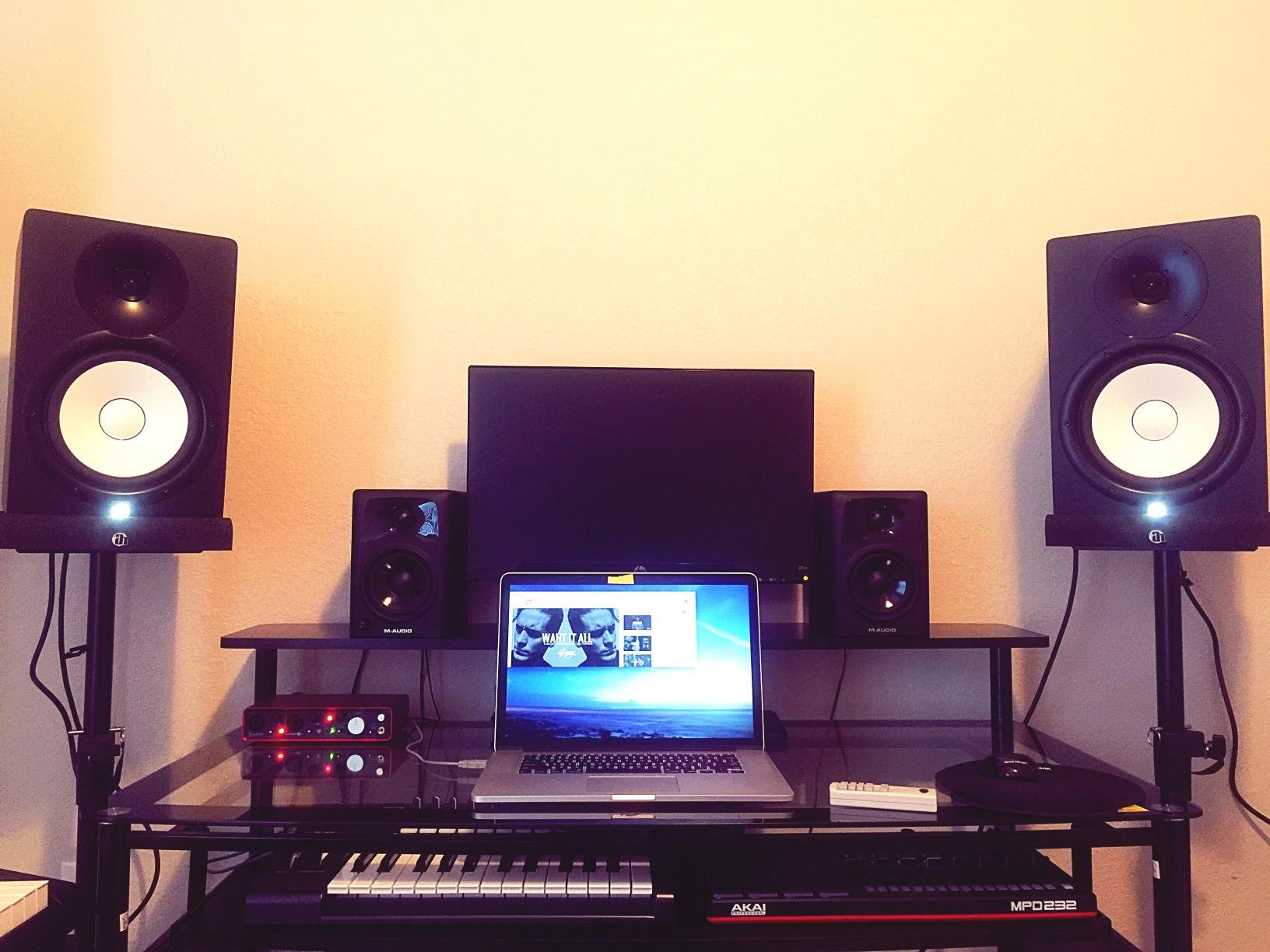YAMAHA HS8 Studio Monitor, Black, 8 Inch customer photo 1