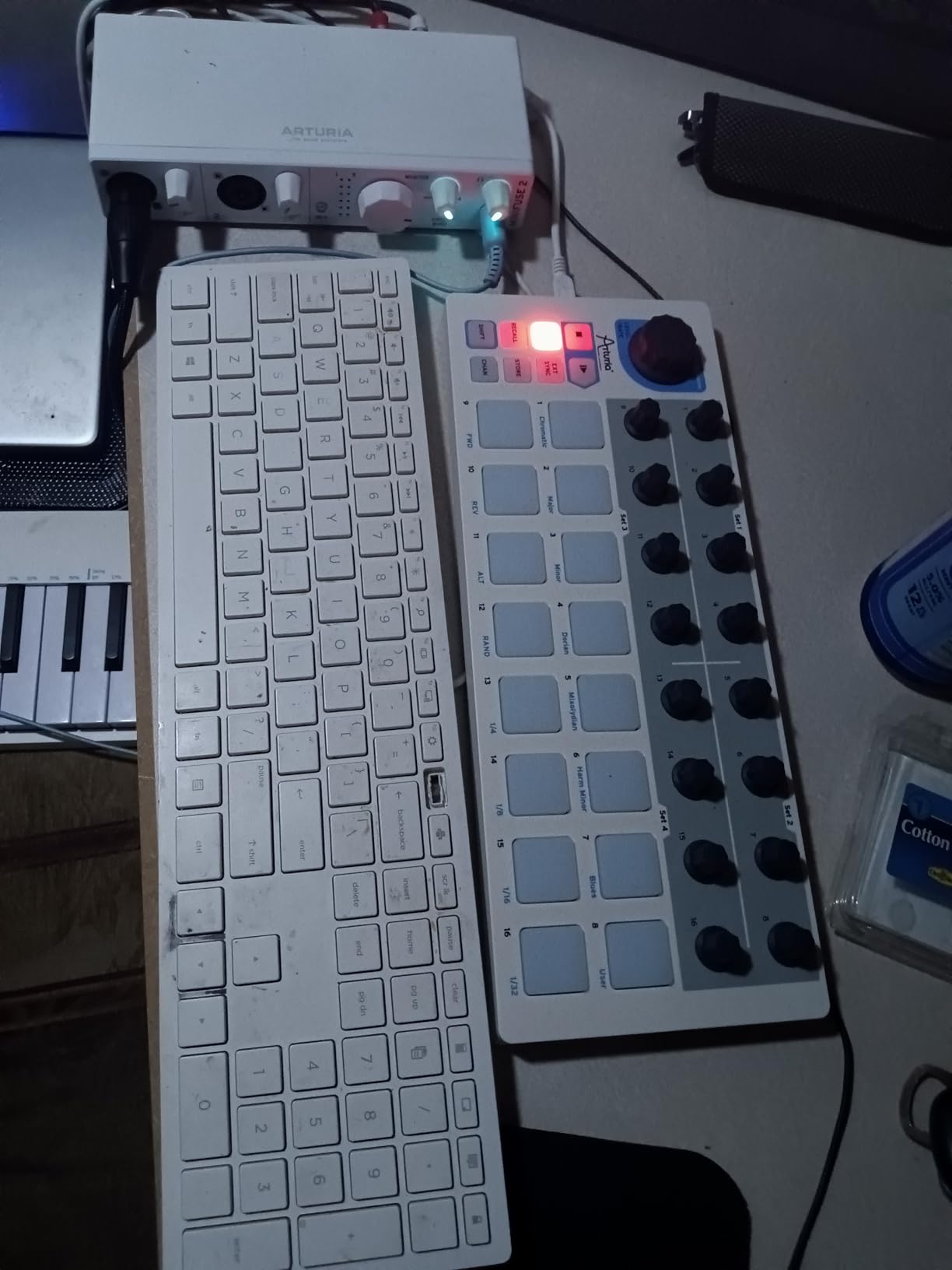 Arturia BeatStep - Compact MIDI Controller & Sequencer with 16 Pads, 16 Encoders customer photo 2