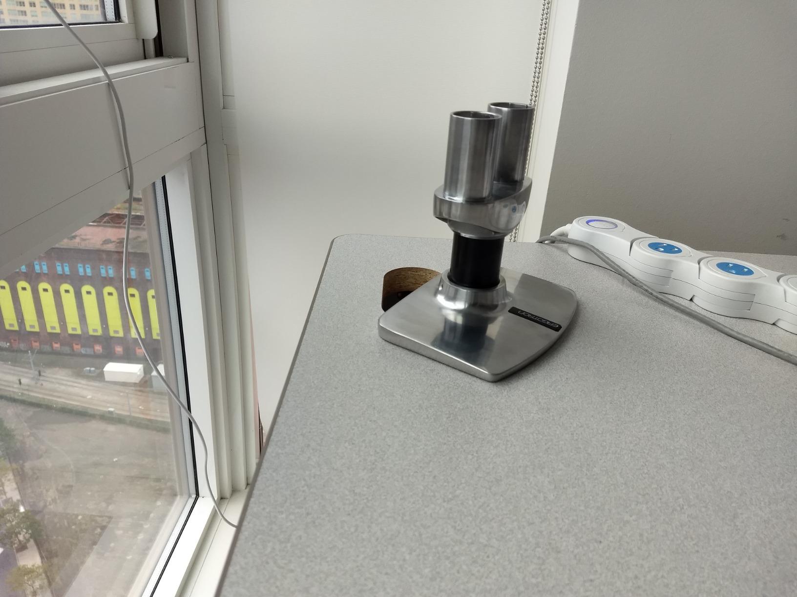 Ergotron LX Dual Monitor Arm, VESA Desk Mount - for 2 Monitors Up to 27 Inches, 7 to 20 lbs Each - Polished Aluminum customer photo 2