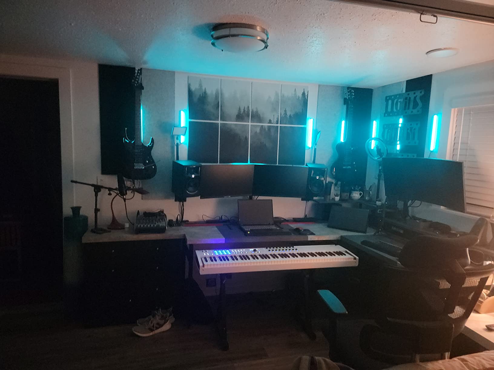 Arturia BeatStep Pro Controller and Sequencer with Aftertouch, Velocity Sensitive, 16 Drum Pads, MIDI/CV/Gate I/O customer photo 2