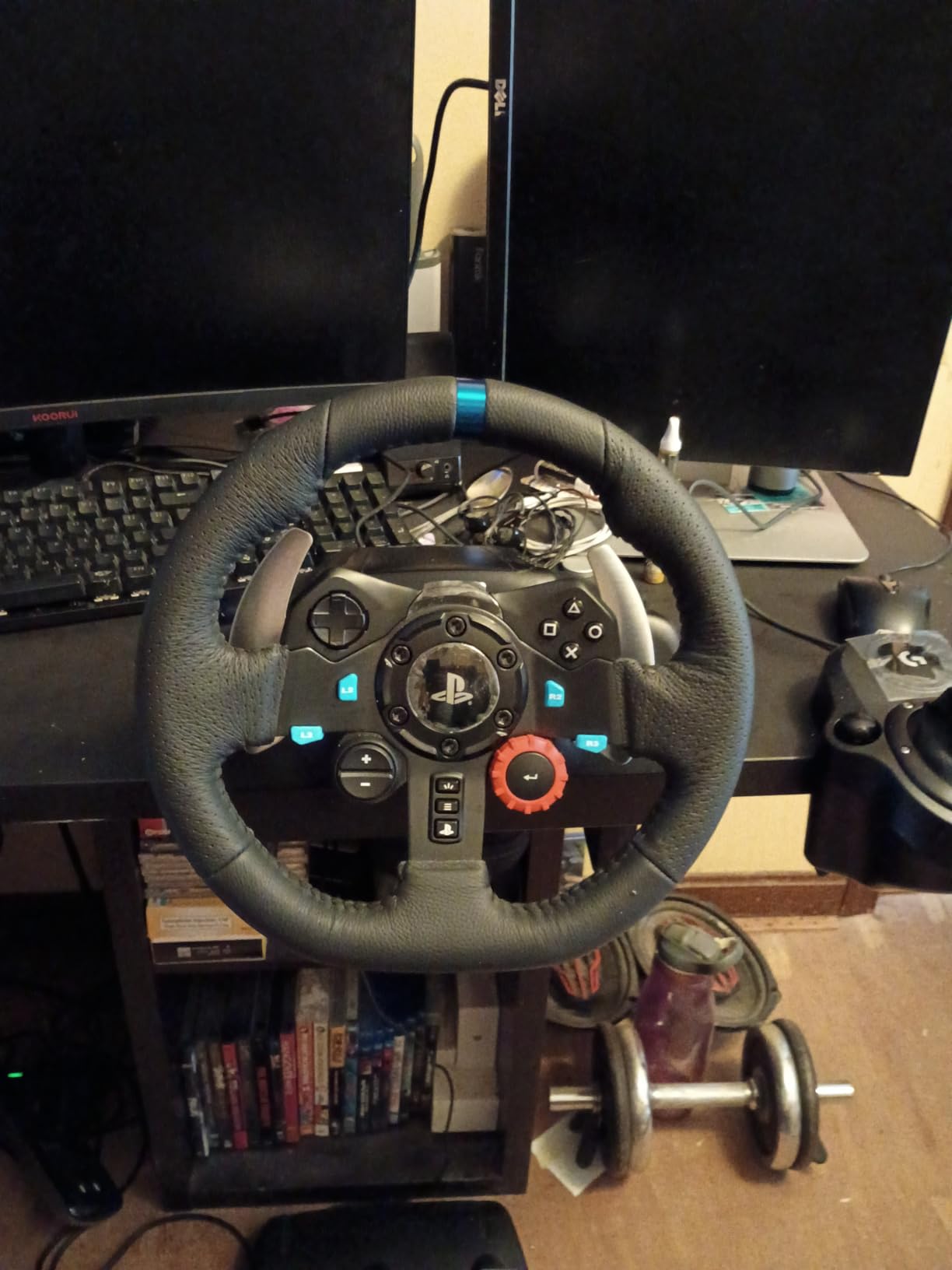 Logitech G29 Driving Force Racing Wheel and Floor Pedals, Real Force Feedback, Stainless Steel Paddle Shifters, Leather Steering Wheel Cover for PS5, PS4, PC, Mac - Black customer photo 1