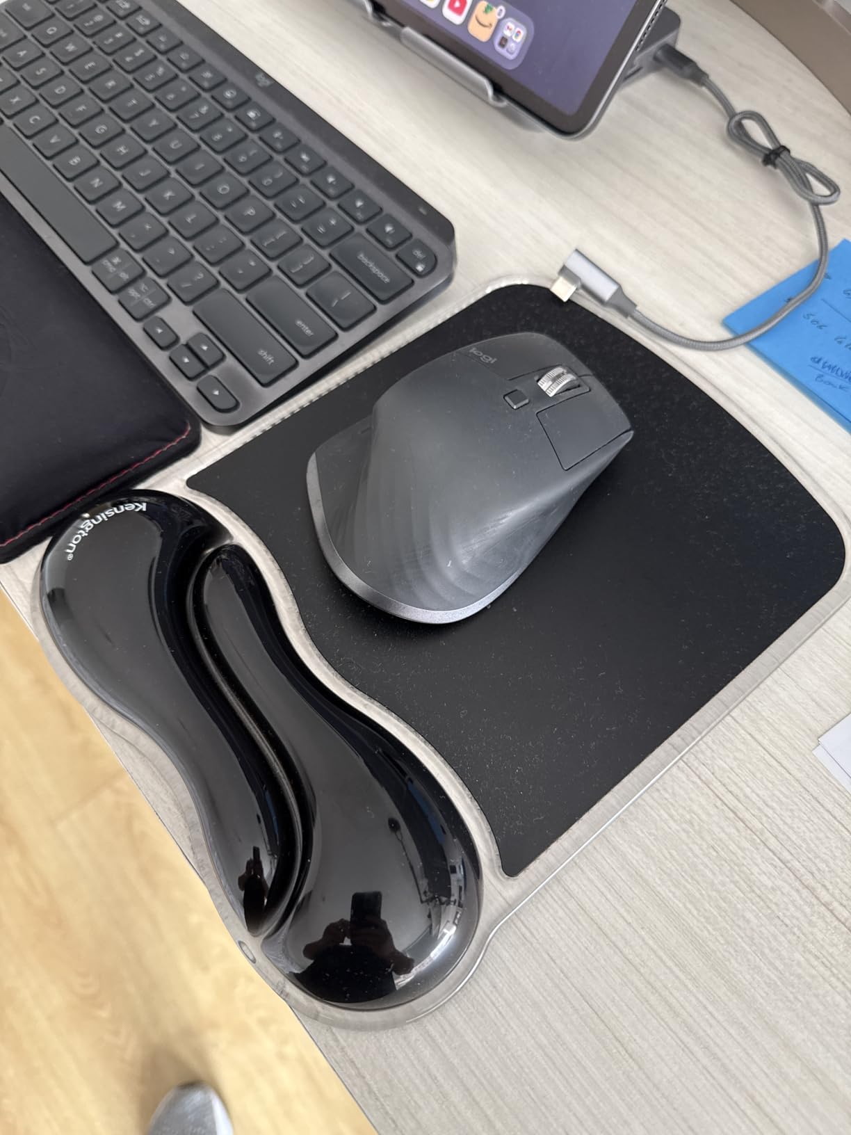 Kensington Duo Gel Mouse Pad with Wrist Rest, Ergonomic Wrist Support for Pain Relief, Comfortable Non-Skid Gel Pad for Computer, Laptop, Office & Home 9.6