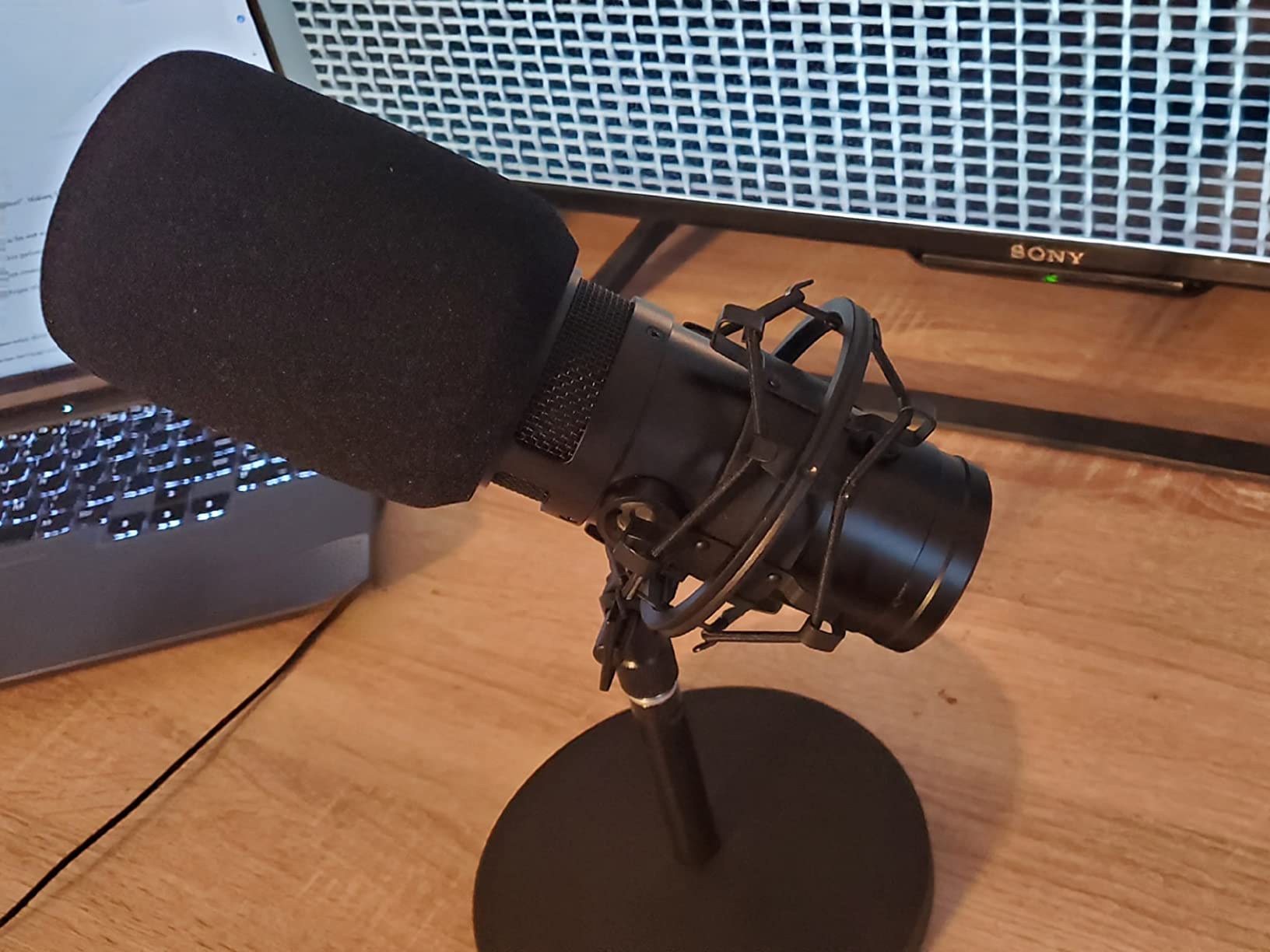 On-Stage MY430 Shock Mount for Studio Mics (55-60 mm) (Elastic Suspension Mount for Large-Diaphragm Condenser Microphones, Adjustable, Vibration Isolation, Steel Adapter, 5/8