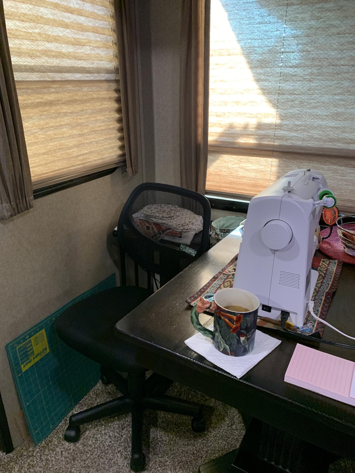 Amazon Basics Low Back Office Chair, Breathable Mesh, Height Adjustable, Padded Seat, Rolling Wheels, Swivel, Back Support, Sturdy, 21.25