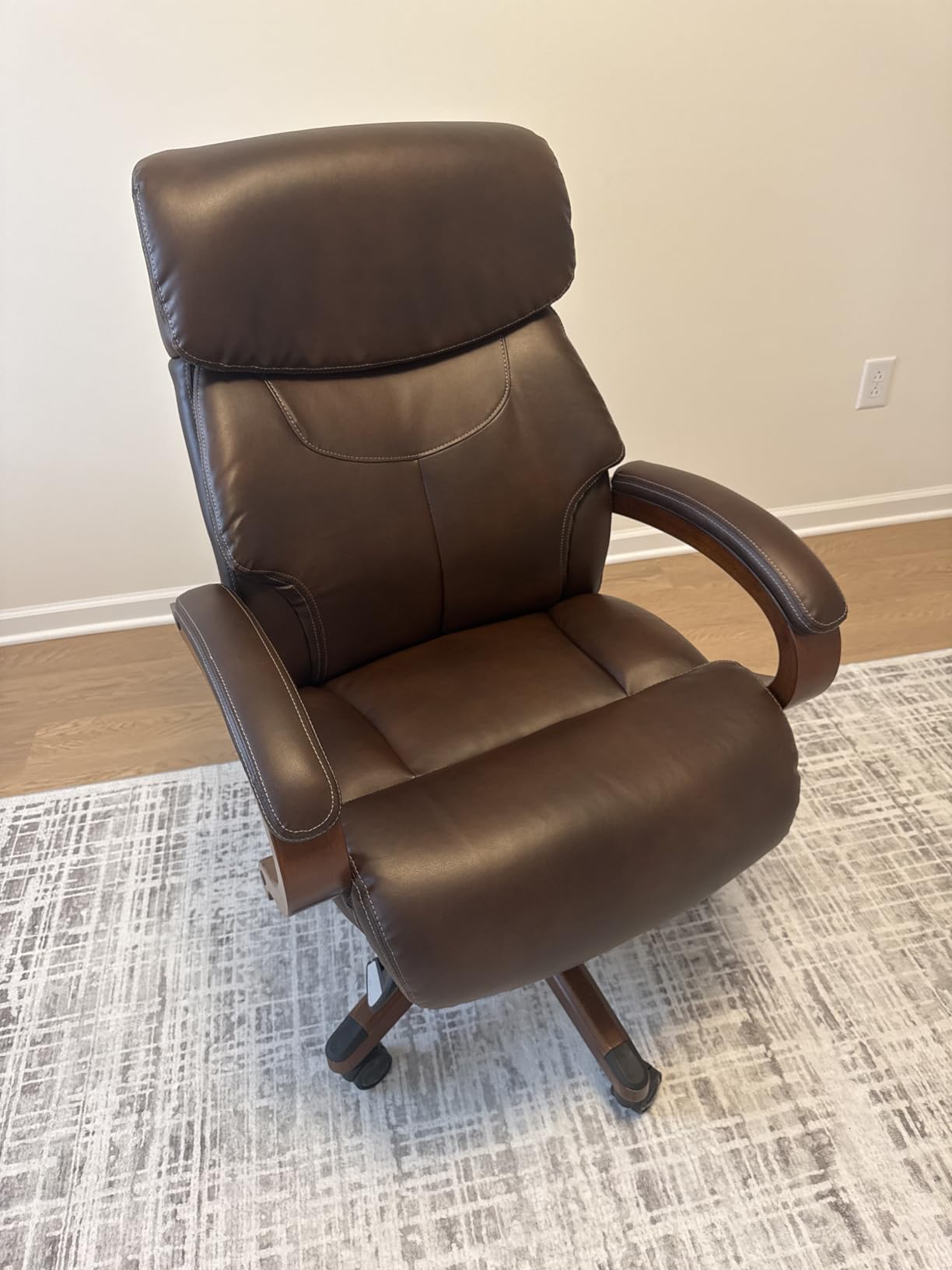 La-Z-Boy Bradley Bonded Leather Executive Chair (Roasted Chestnut) customer photo 1