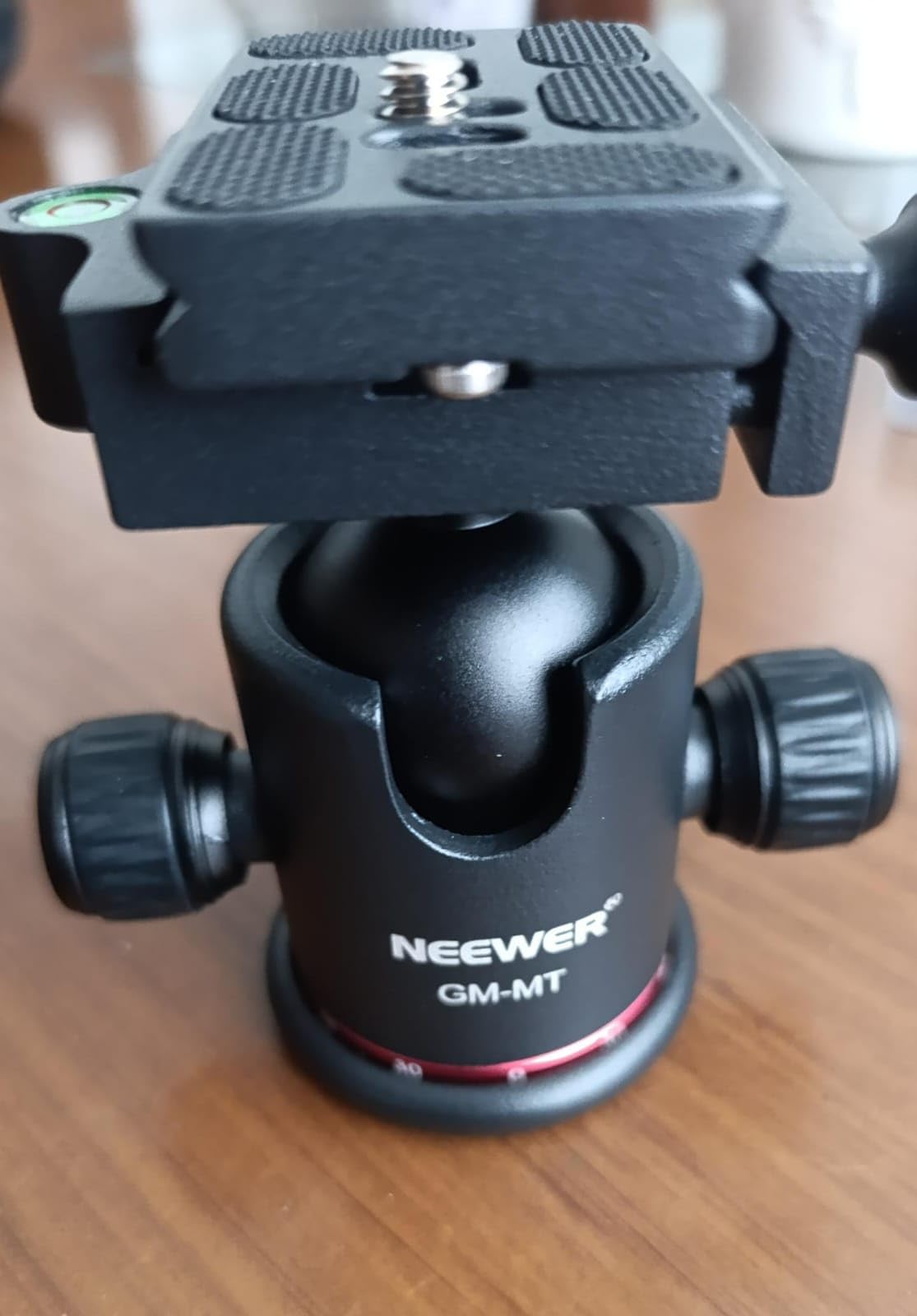 Neewer Professional Metal 360 Degree Rotating Panoramic Ball Head with 1/4 inch Quick Release Plate and Bubble Level, up to 17.6pounds/8kilograms customer photo 1