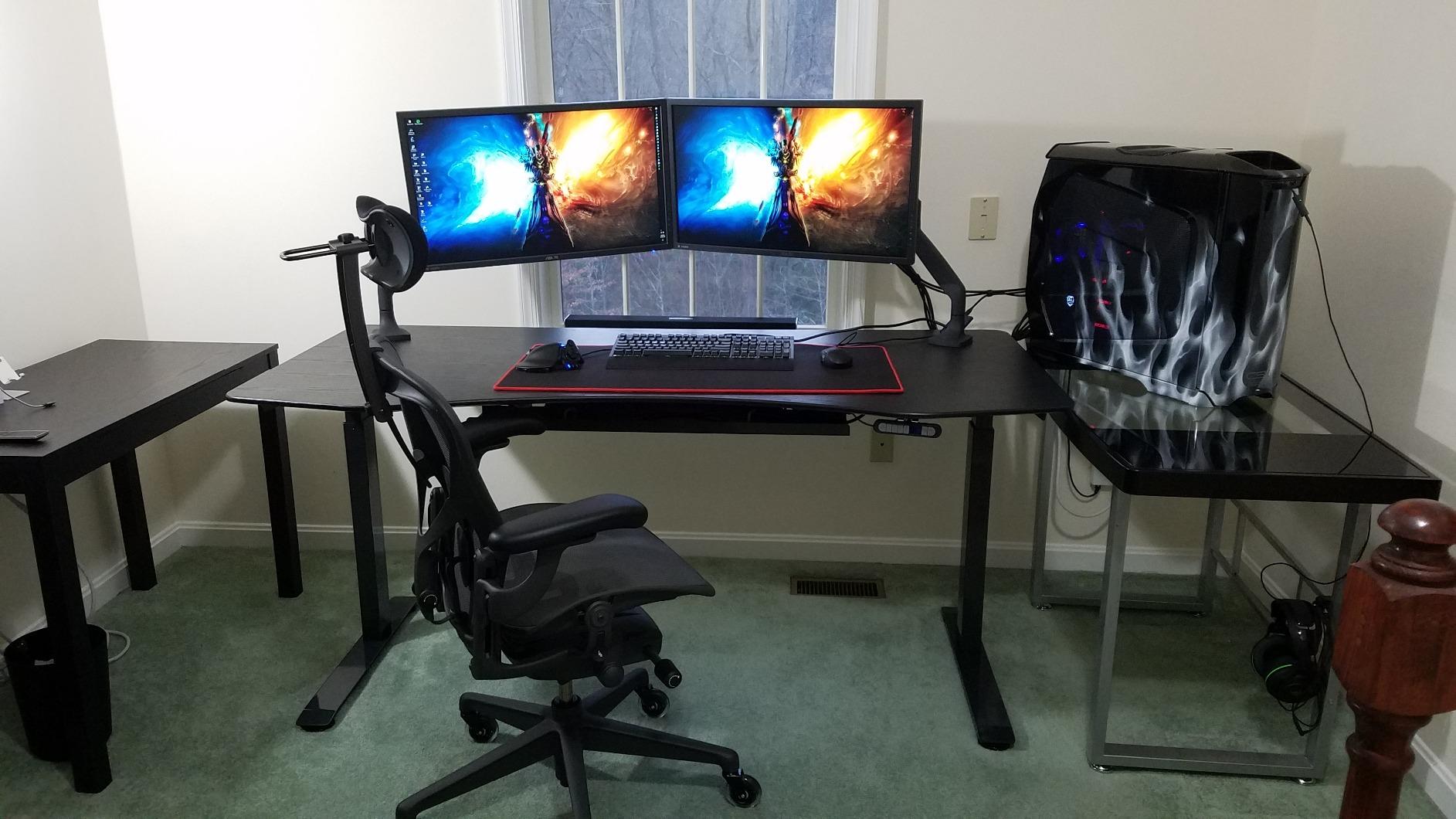 Herman Miller Aeron Ergonomic Chair - Size C, Graphite (For Tall/Large Users) customer photo 1