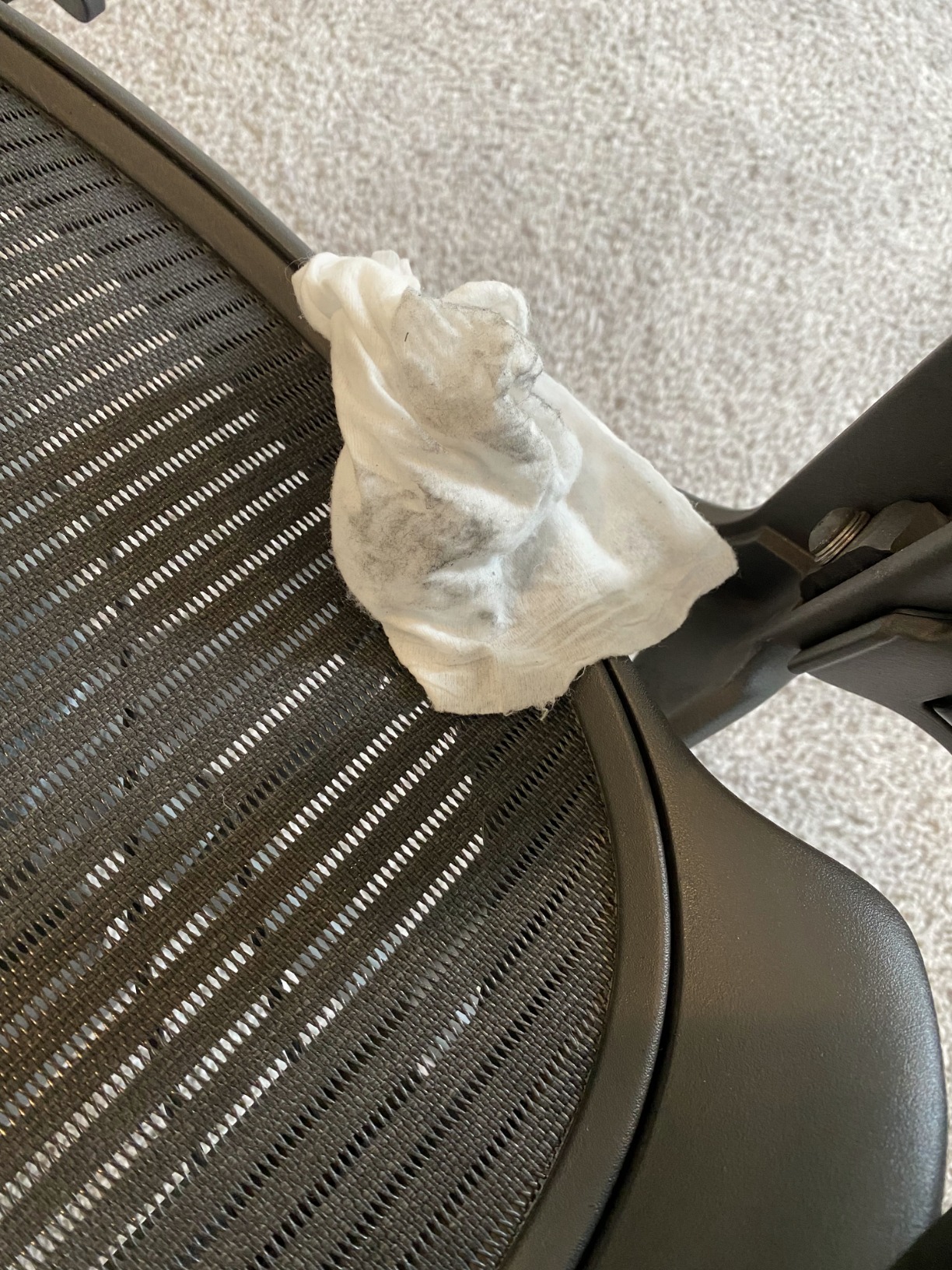 Herman Miller Aeron Ergonomic Chair - Size C, Graphite (For Tall/Large Users) customer photo 2