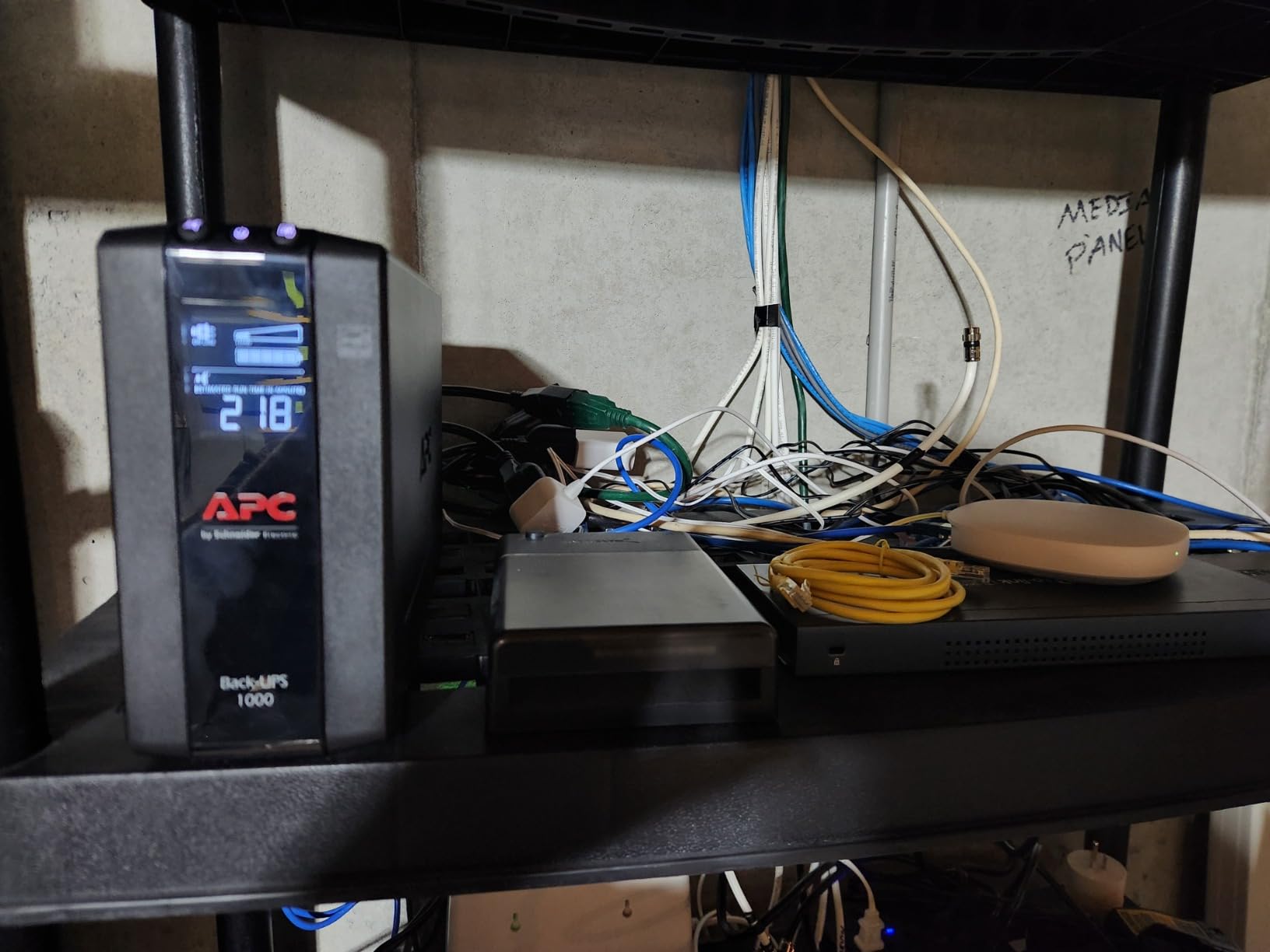 APC Back-UPS Pro 1000VA UPS, 600W Battery Backup & Surge Protector, AVR, 8 Outlets, LCD Display, BX1000M customer photo 1