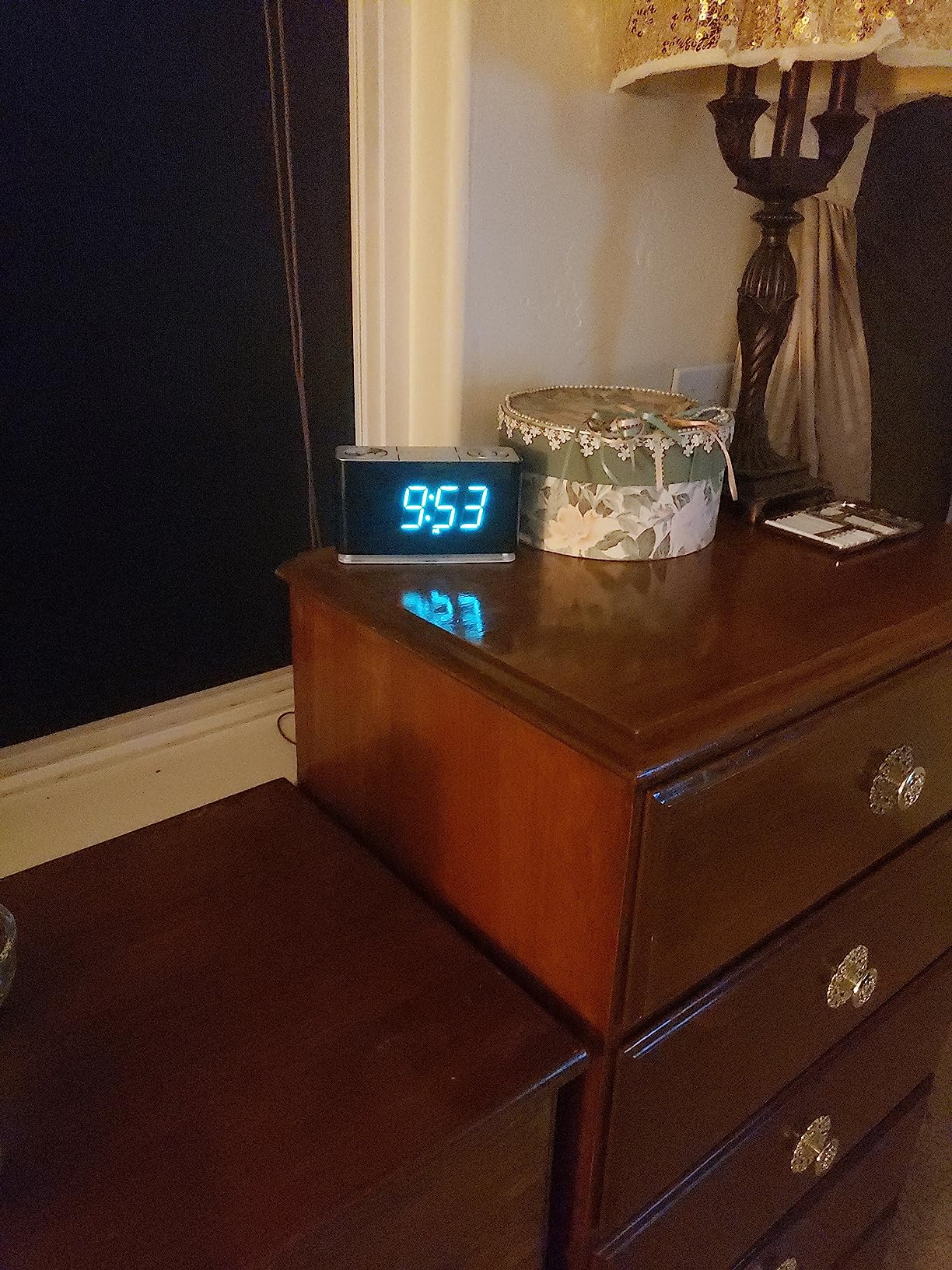 Emerson Smartset Alarm Clock Radio with Bluetooth Speaker with USB Port for iPhone/iPad/iPod/Android and Tablets, 1.4