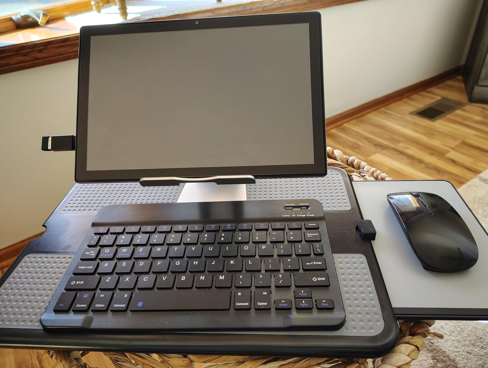 AboveTEK Portable Laptop Lap Desk w/Retractable Left/Right Mouse Pad Tray, Non-Slip Heat Shield Tablet Notebook Computer Stand Table w/Sturdy Stable Work Surface for Bed Sofa Couch or Travel customer photo 2