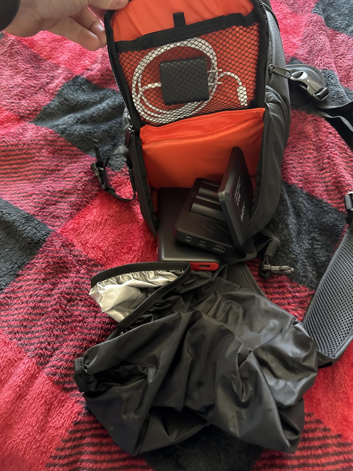 Neewer Convertible Rolling Camera Backpack for SLR/DSLR Cameras and Accessories (NW3300) -Black customer photo 2