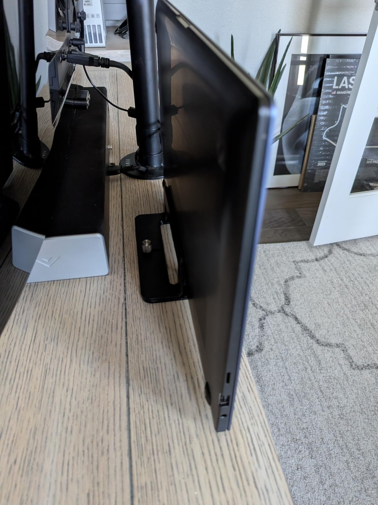 OMOTON Vertical Laptop Stand Holder, Desktop Aluminum Stand for MacBook with Adjustable Dock Size, Fits All MacBook, Surface, Chromebook and Gaming Laptops (Up to 17.3 inches),Black customer photo 1