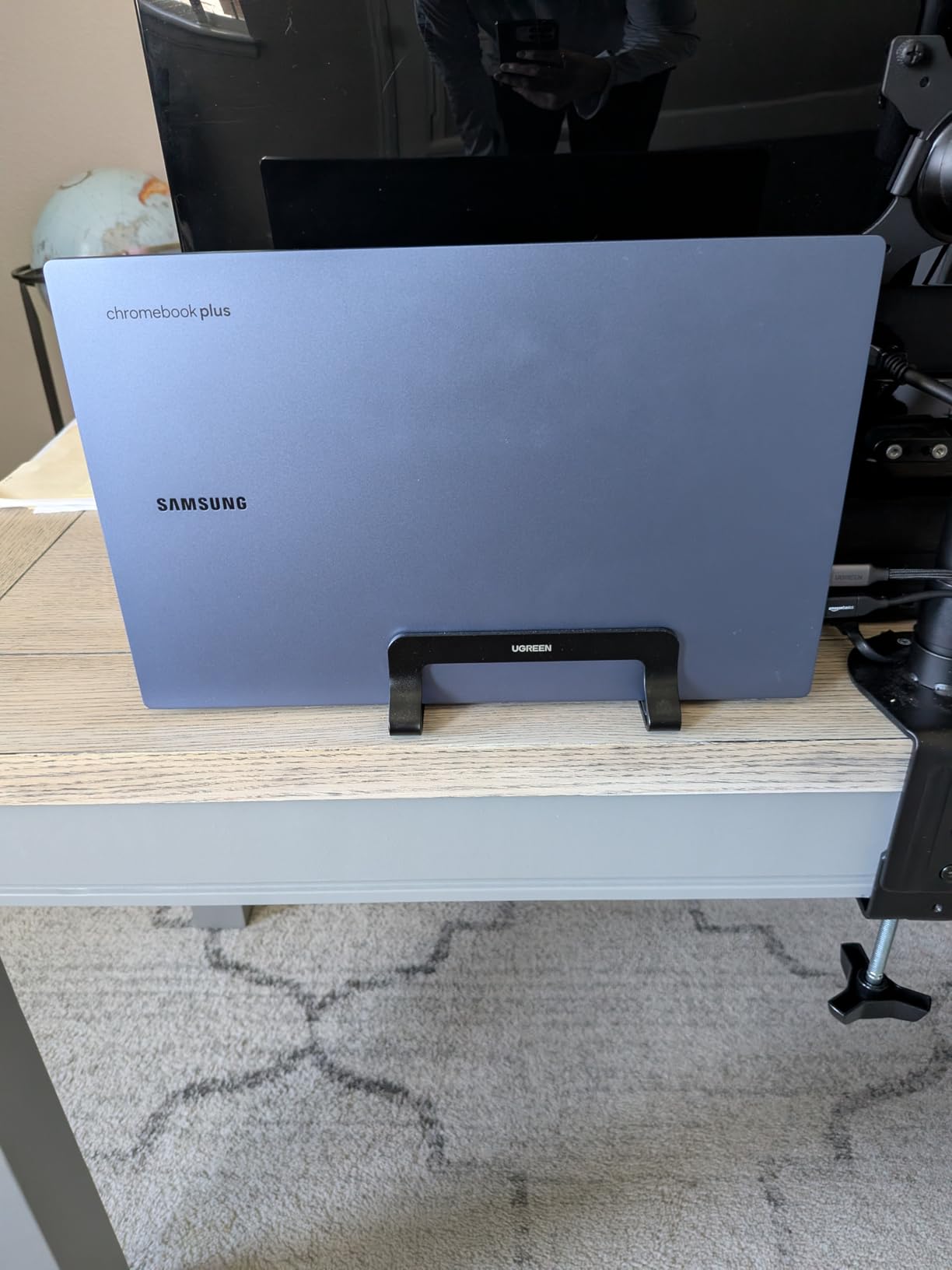 OMOTON Vertical Laptop Stand Holder, Desktop Aluminum Stand for MacBook with Adjustable Dock Size, Fits All MacBook, Surface, Chromebook and Gaming Laptops (Up to 17.3 inches),Black customer photo 2