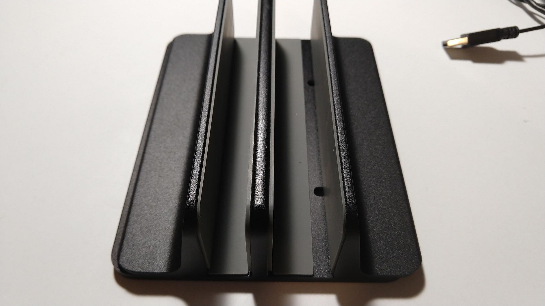 JARLINK Vertical Laptop Stand, Aluminum Laptop Holder Desktop Stand with Adjustable Dock Size (up to 17.3 inches) Compatible with All MacBook/Surface/Dell/Gaming Laptops (Silver) customer photo 2