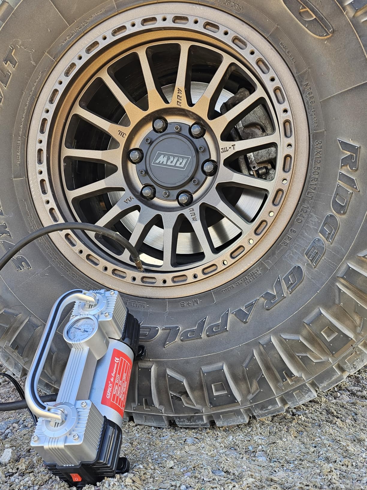 GSPSCN 6X Faster Inflation Tire Inflator Heavy Duty Double Cylinders with Portable Bag- Car Accessories，Metal 12V Air Compressor Pump 150PSI with Adapter for Car, Truck, SUV Tires, Dinghy, Air Bed customer photo 2