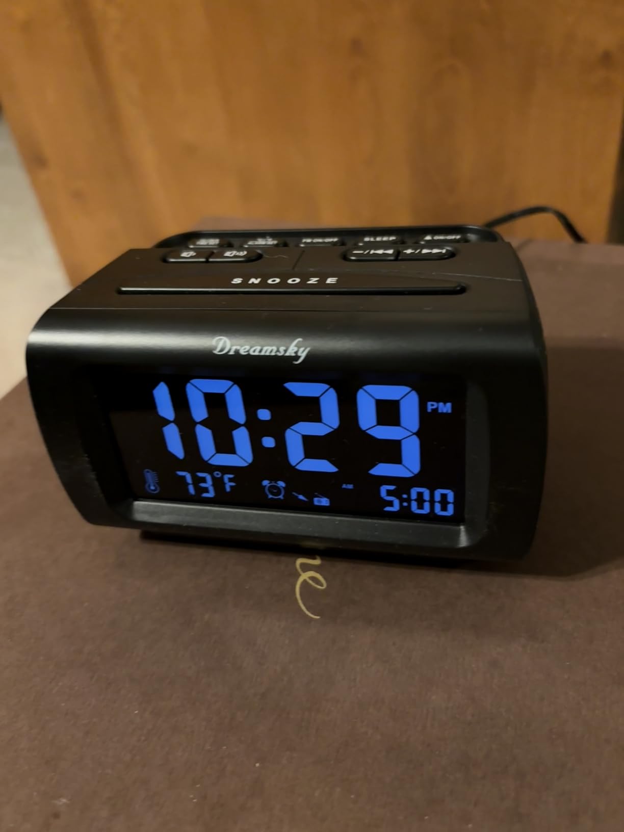 DreamSky Alarm Clock Radios for Bedrooms with Battery Backup, Large Big Numbers with Dimmer Wheel, USB Port, Bedside Digital FM Radio with Sleep Timer, Temperature, Adjustable Volume, Snooze customer photo 1