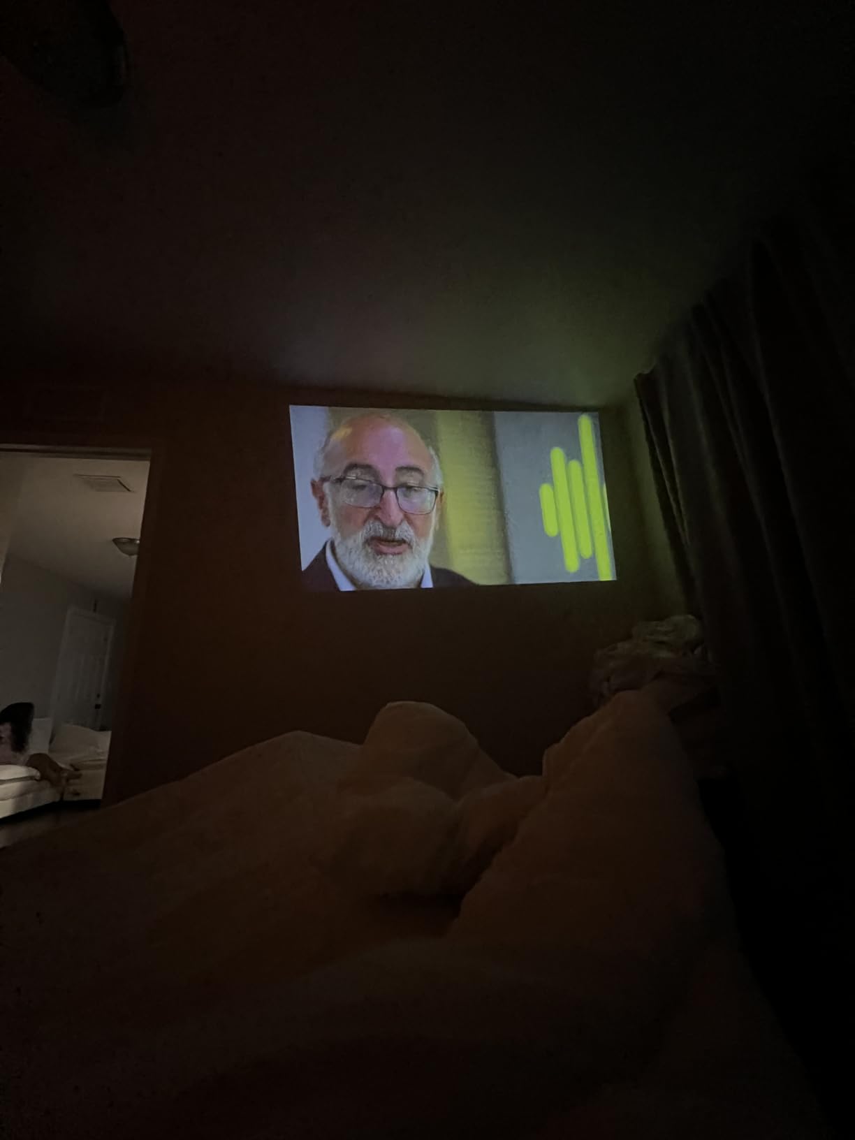 Kodak Ultra Mini Portable Projector - HD 1080p support LED DLP Rechargeable Pico Projector - 100