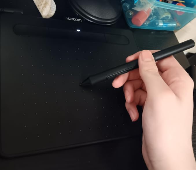 Wacom Intuos Small Graphics Drawing Tablet, Includes Training & Software; 4 Customizable ExpressKeys Compatible with Chromebook Mac Android & Windows, Black customer photo 2