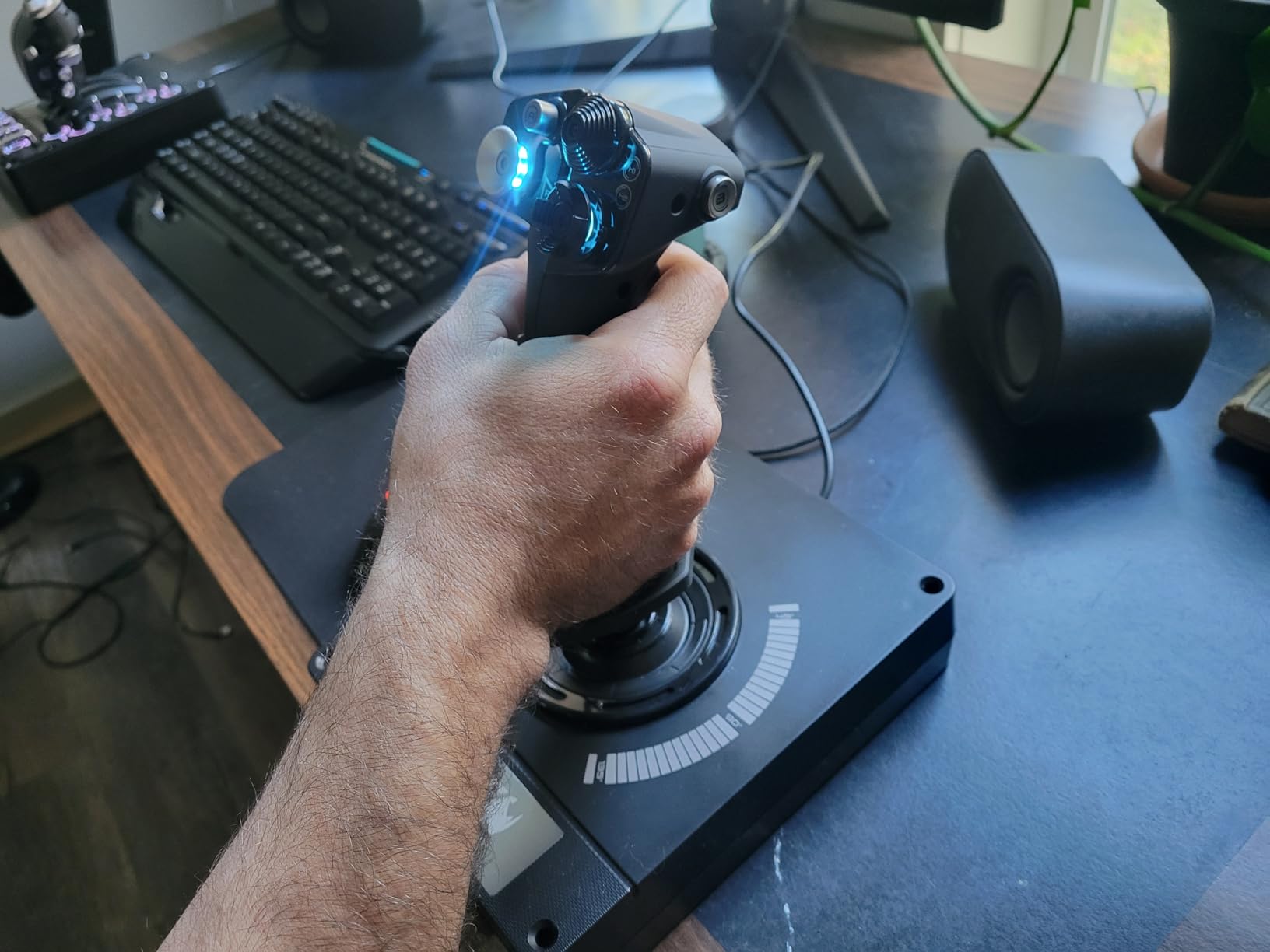 Logitech G X56 H.O.T.A.S Throttle and Joystick Flight Simulator Game Controller, 4 Spring Options, +189 Programmable Controls, RGB Lighting, 2x USB, PC - Black customer photo 2