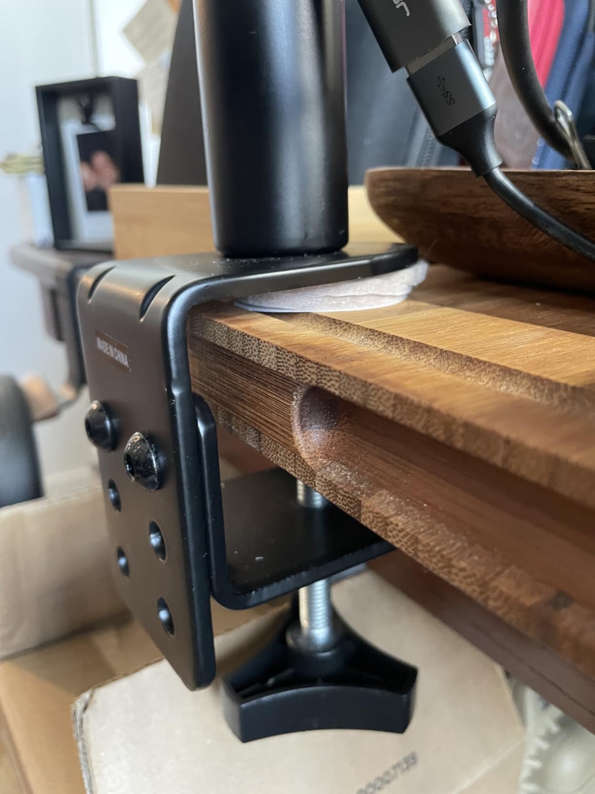 WALI Laptop Desk Mount for 17 inch Notebook, Adjustable Single Monitor Arm with Laptop Holder for 32 inch Screen, Laptops Stand with Ventilated Tray, Up to 22 lbs, (M00LP), Black customer photo 2