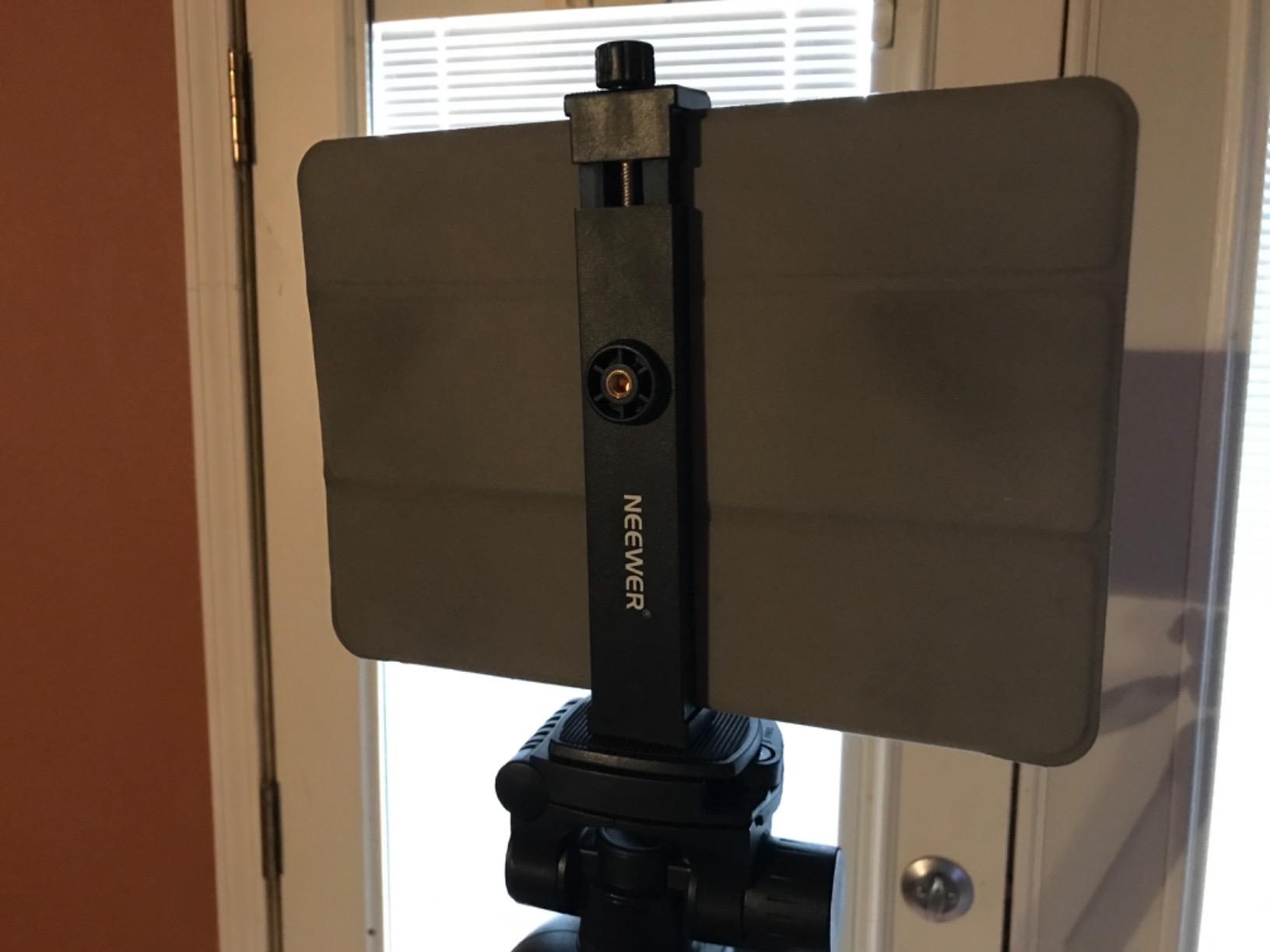 Neewer iPad Tablet Tripod Mount Adapter Holder 16-23.5 Centimeters Adjustable Clamp for Mini 2/3/4 Air/Air2 iPad Pro Microsoft Surface Samsung Tab 7.0 Series customer photo 1