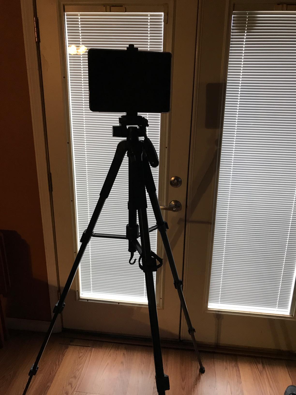 Neewer iPad Tablet Tripod Mount Adapter Holder 16-23.5 Centimeters Adjustable Clamp for Mini 2/3/4 Air/Air2 iPad Pro Microsoft Surface Samsung Tab 7.0 Series customer photo 2