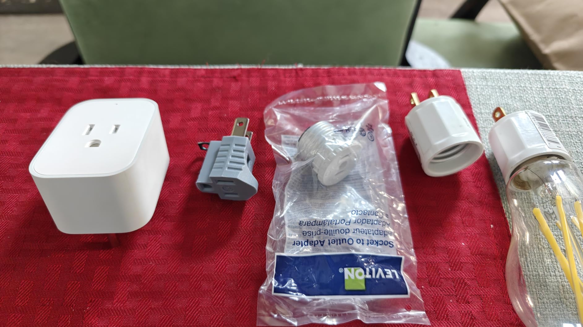 Aqara Zigbee Smart Plug with Energy Monitoring,Overload Protection,Scheduling and Voice Control, 15A Outlet Compatible with Alexa, Google Assistant, and Apple HomeKit Compatible customer photo 1