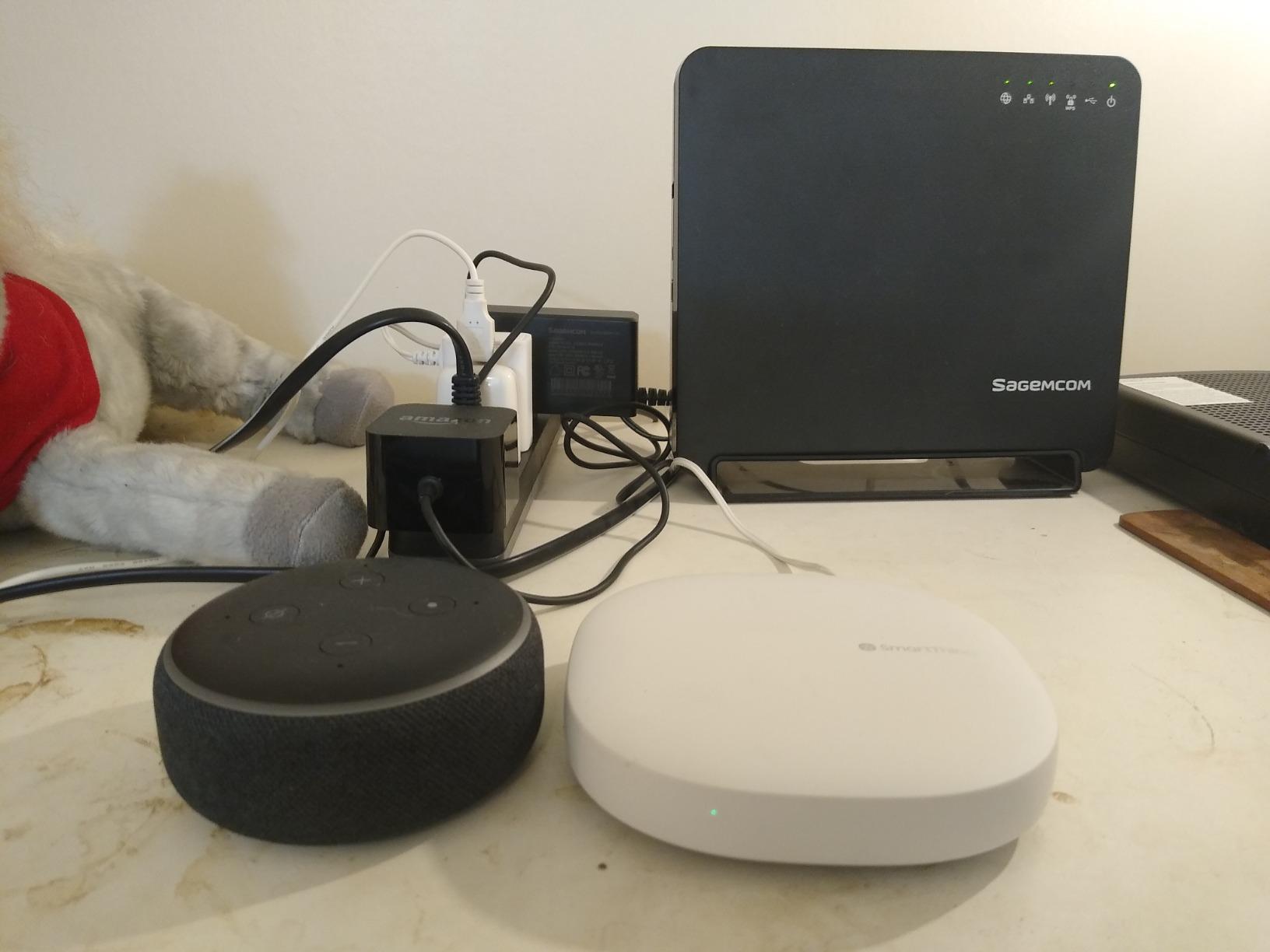 SmartThings Hub 3rd Generation [GP-U999SJVLGDA] Smart Home Automation Hub Home Monitoring Smart Devices - Alexa Google Home Compatible - Zigbee, Z-Wave, Cloud to Cloud Protocols - White customer photo 2