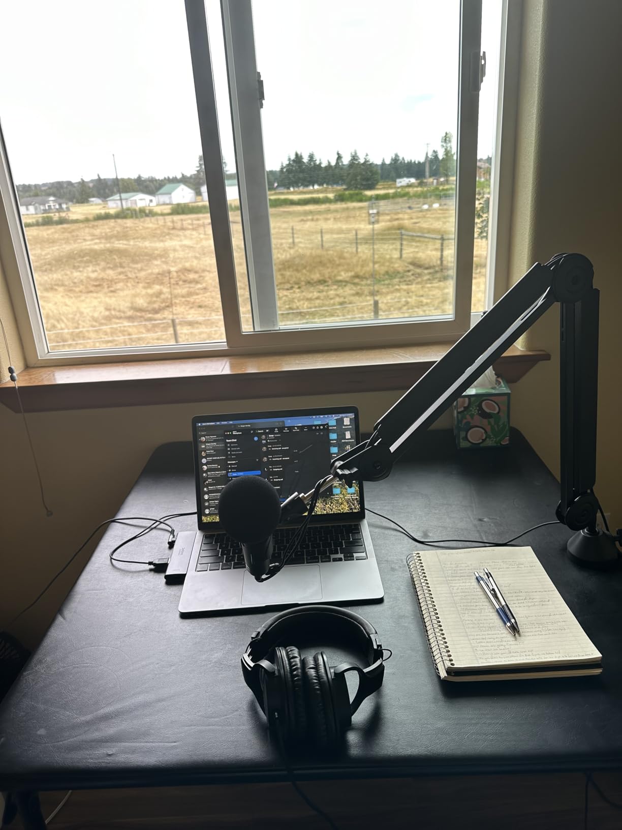 SAMSON Q2U USB/XLR Dynamic Microphone Recording and Podcasting Pack (Black) customer photo 1