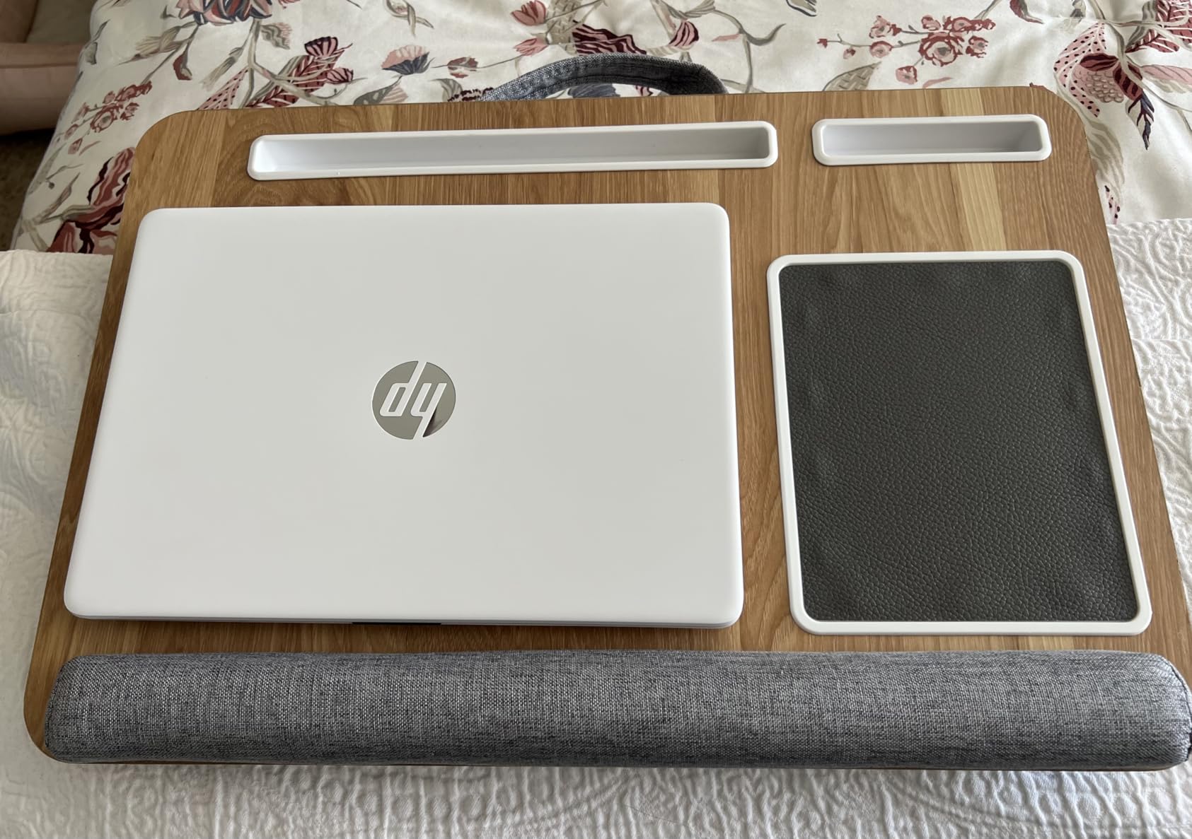 HUANUO Lap Desk - Fits up to 17 inches Laptop Desk, Built in Mouse Pad & Wrist Pad for Notebook, Laptop, Tablet, Lap Stand with Tablet, Pen & Phone Holder, Wood Grain customer photo 1