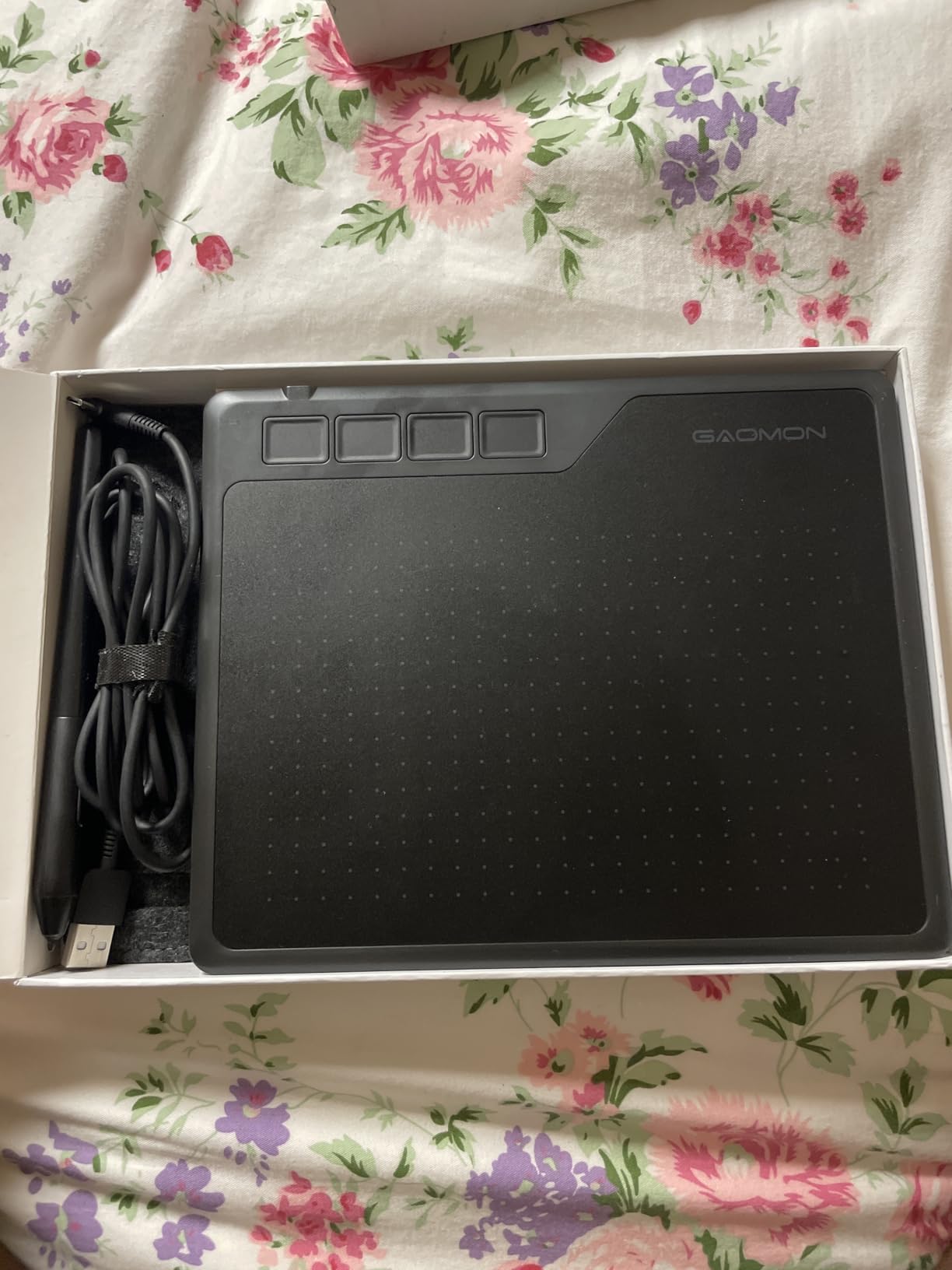 GAOMON M10K Drawing Tablet, 10x6 inch Large Graphics Tablet with Touch Ring, 8192 Levels Battery-Free Stylus, 10 Hot Keys, Art Tablet for Design, Writing, Editing, Work with Mac, Windows, Android customer photo 2