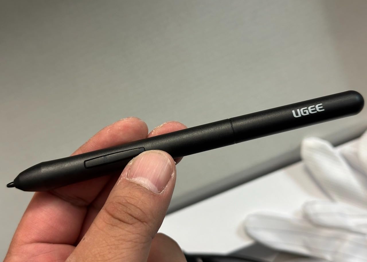 Drawing Tablet, UGEE M708 10 x 6 inch Large Drawing Tablet with 8 Hot Keys, Passive Stylus of 16384 Levels Pressure, Digital Graphics Art Tablet for PC Paint, Design, Art Creation Sketch customer photo 1