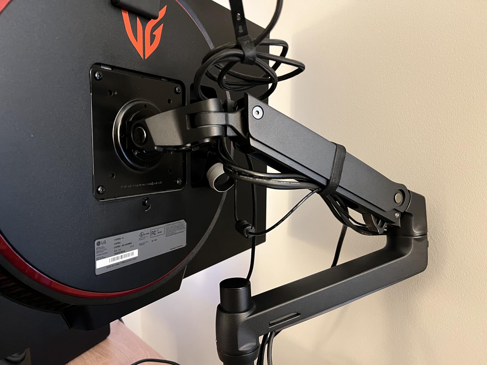 LX Monitor Arm, Single Monitor Desk Mount - fits Flat Curved Ultrawide Computer Monitors up to 34 Inches, 7 to 25 lbs, VESA 75x75mm or 100x100mm - Matte Black customer photo 1