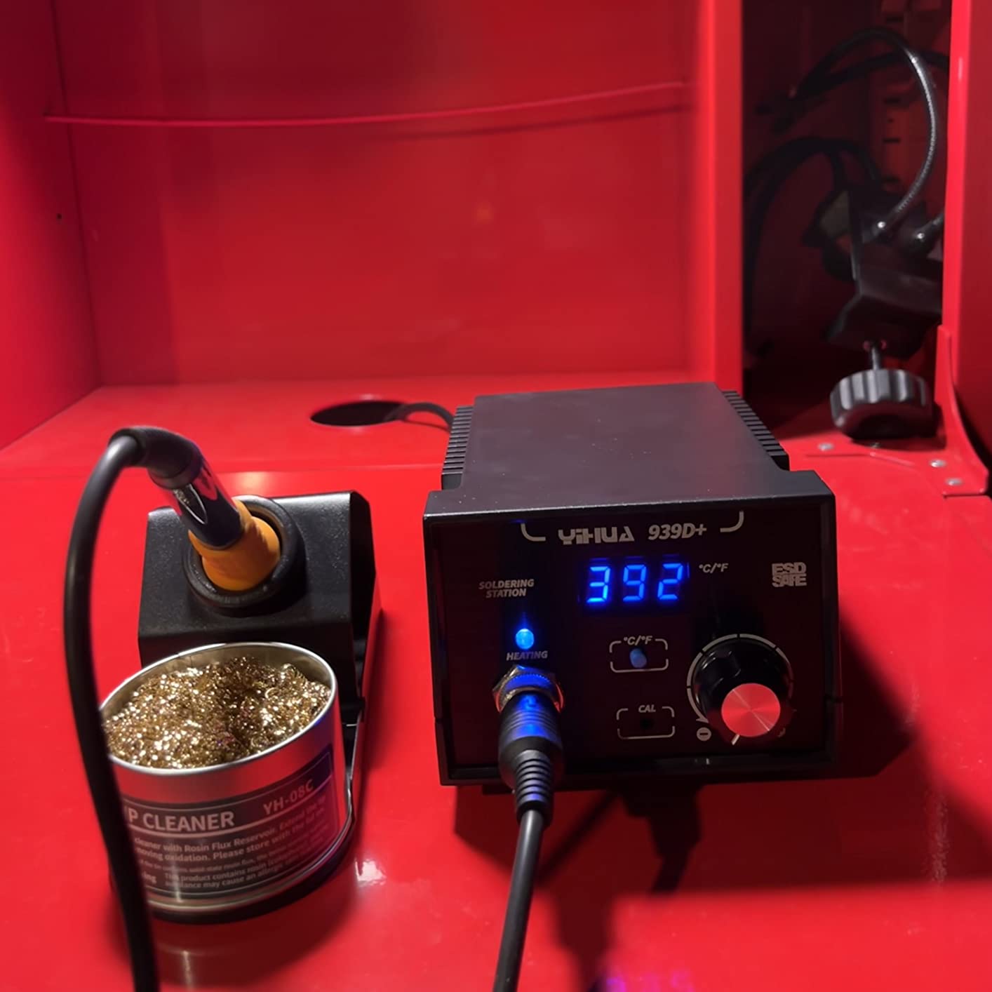 YIHUA 939D+ Digital Soldering Station, 75W Equivalent with Precision Heat Control (392°F to 896°F) and Built-in Transformer customer photo 2