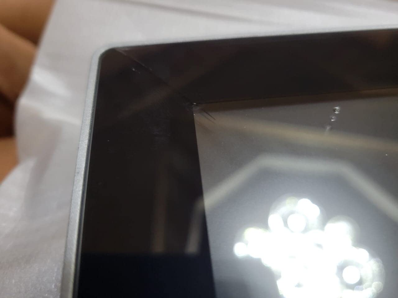 17 Inch Pro Commercial Grade Capacitive LED Backlit Multi-Touch HDMI Monitor, 4:3 Display 1280 x 1024, True Flat Seamless Touchscreen, Great for Office, POS, Retail, Restaurant, Bar, Gym, Warehouse customer photo 1