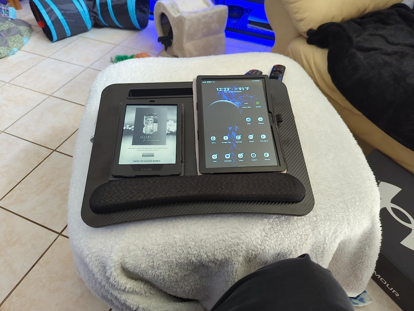 HUANUO Laptop Lap Desk - Portable Lap Desk with Pillow Cushion, Fits up to 15.6 inch Laptop, with Anti-Slip Strip & Storage Function for Home Office Students Use as Computer Laptop Stand, Book Tablet customer photo 2