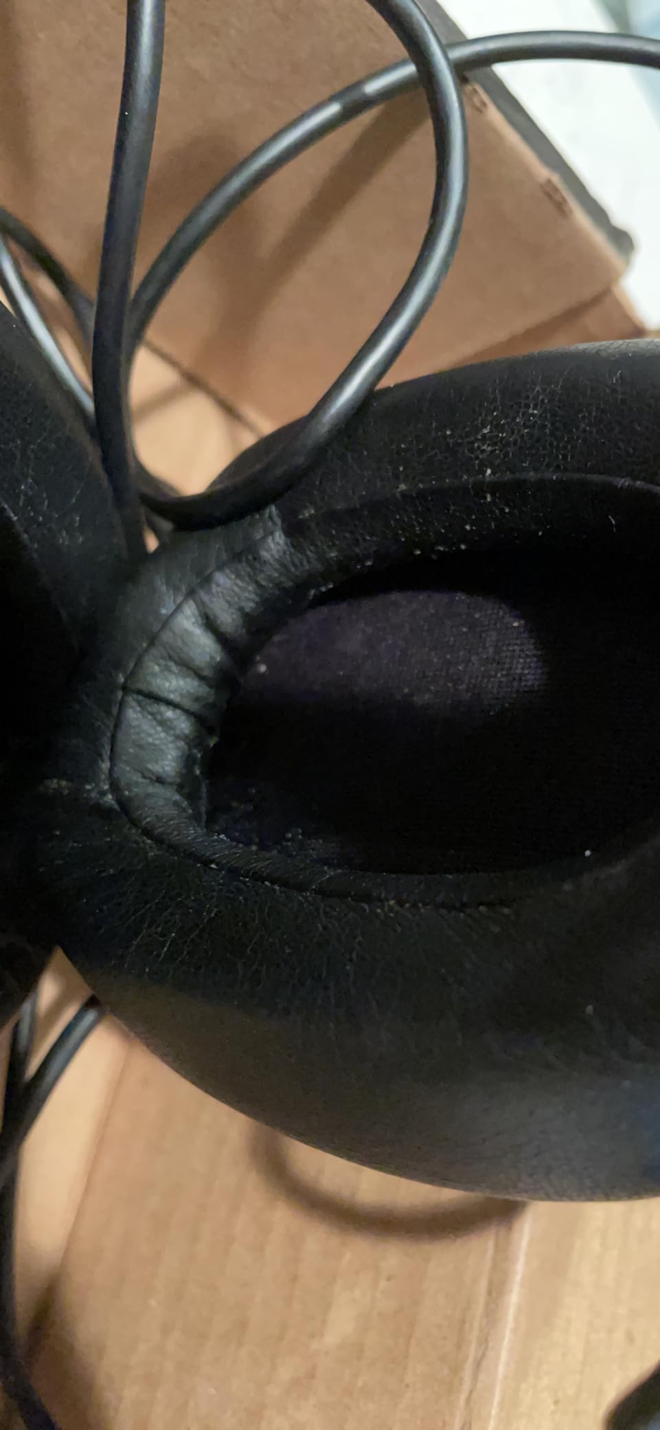 AKG Pro Audio K361 Wired, Over-Ear, Closed-Back, Light Weight, Foldable, Professional Recording Studio Headphones, Studio Monitor Mixing, Podcast, DJ Stereo Headsets, Black customer photo 2