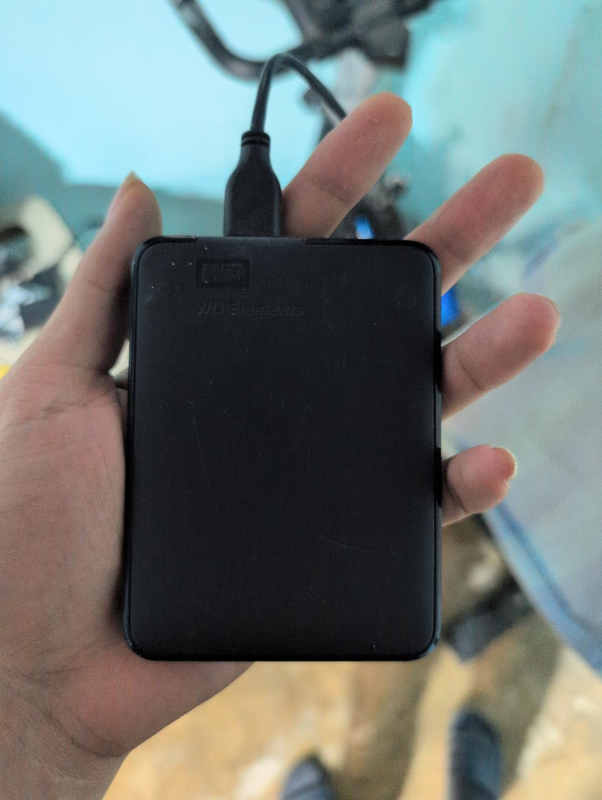 Western Digital WD 5TB Elements Portable External Hard Drive for Windows, USB 3.2 Gen 1/USB 3.0 for PC & Mac customer photo 1